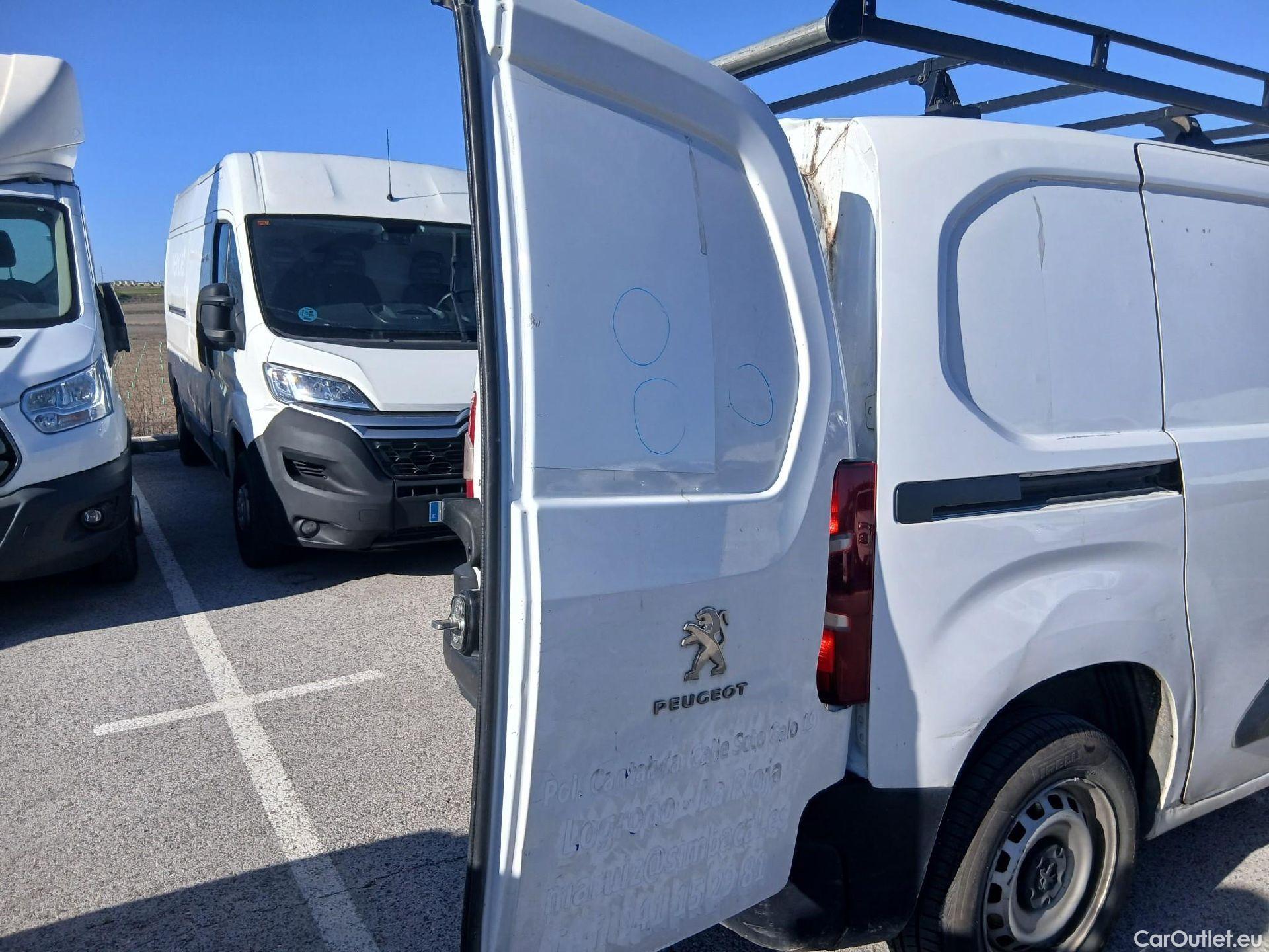  Peugeot  Partner PEUGEOT  / 2018 / 4P / furgón derivado de turismo Premium Standard 600kg BlueHDi 73kW (AC) #28