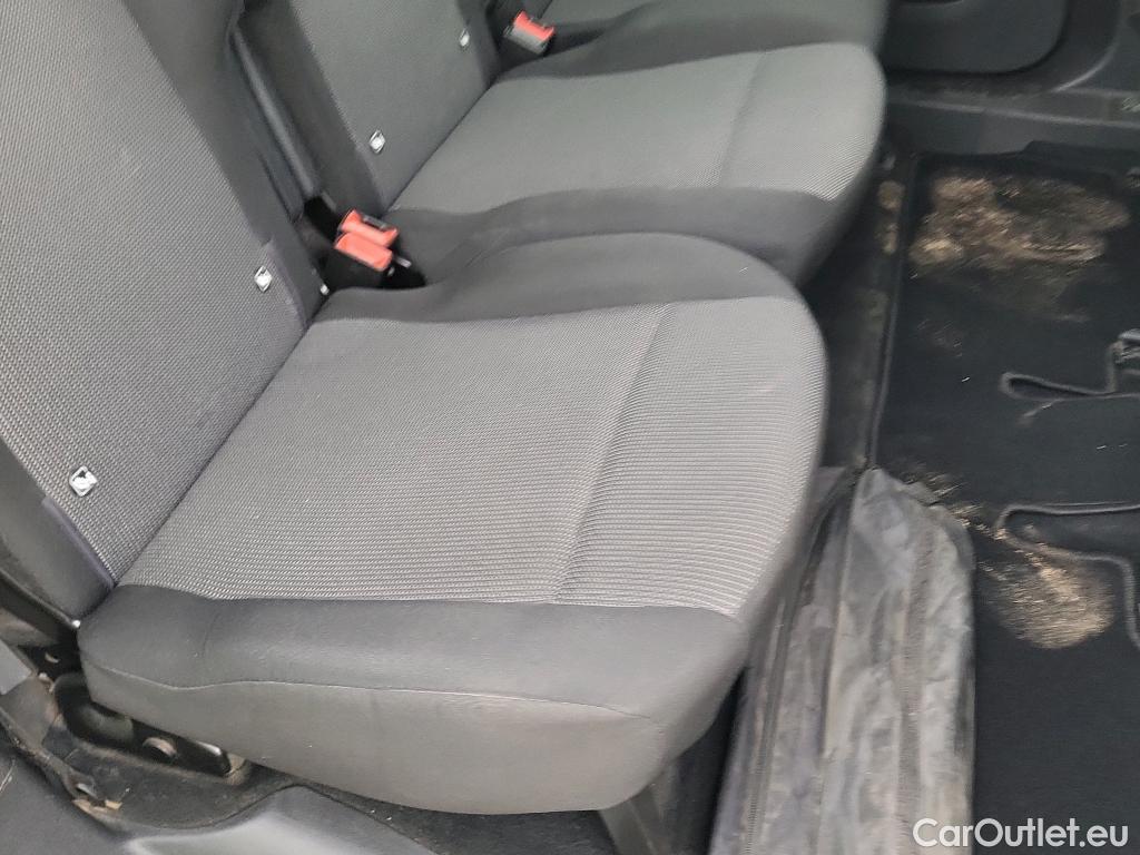  Peugeot  RIFTER PEUGEOT  / 2018 / 5P / monovolumen compacto Active Pack Standard BlueHDi 73kW #40