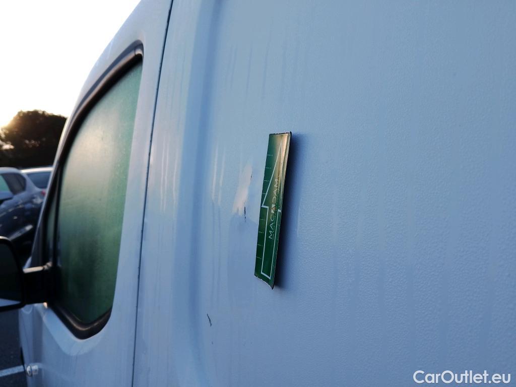  Peugeot  Partner PEUGEOT  / 2018 / 3P / furgón derivado de turismo Pro Standard 600kg BlueHDi 73kW (AC) #11