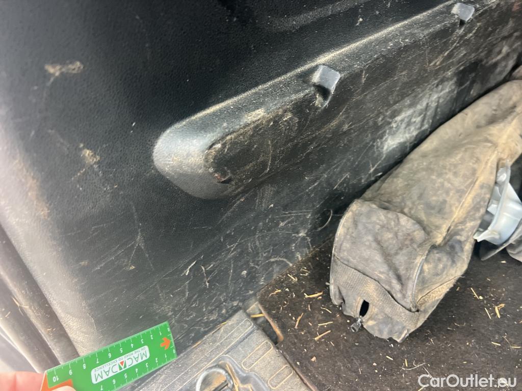  Peugeot  RIFTER PEUGEOT  / 2018 / 5P / monovolumen compacto Active Pack Standard BlueHDi 73kW #32