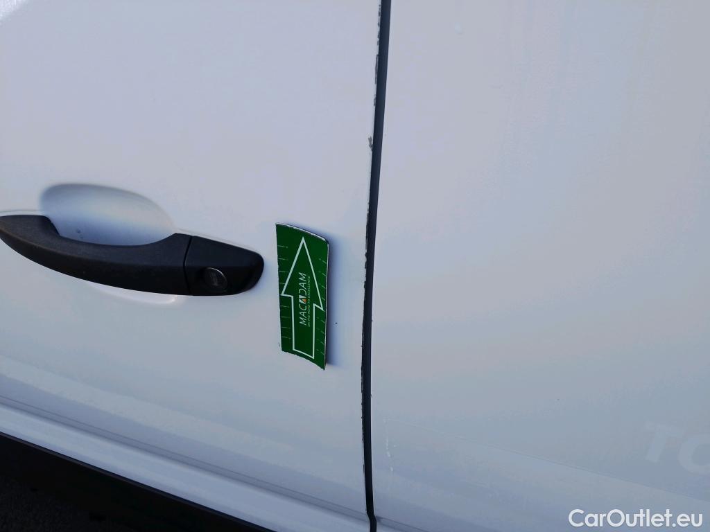  Peugeot  Partner PEUGEOT  / 2018 / 3P / furgón derivado de turismo Pro Standard 600kg BlueHDi 73kW (AC) #21