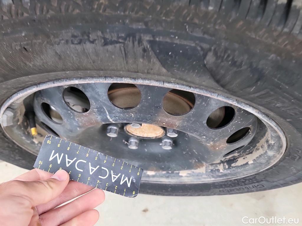  Peugeot  RIFTER PEUGEOT  / 2018 / 5P / monovolumen compacto Active Pack Standard BlueHDi 73kW #26