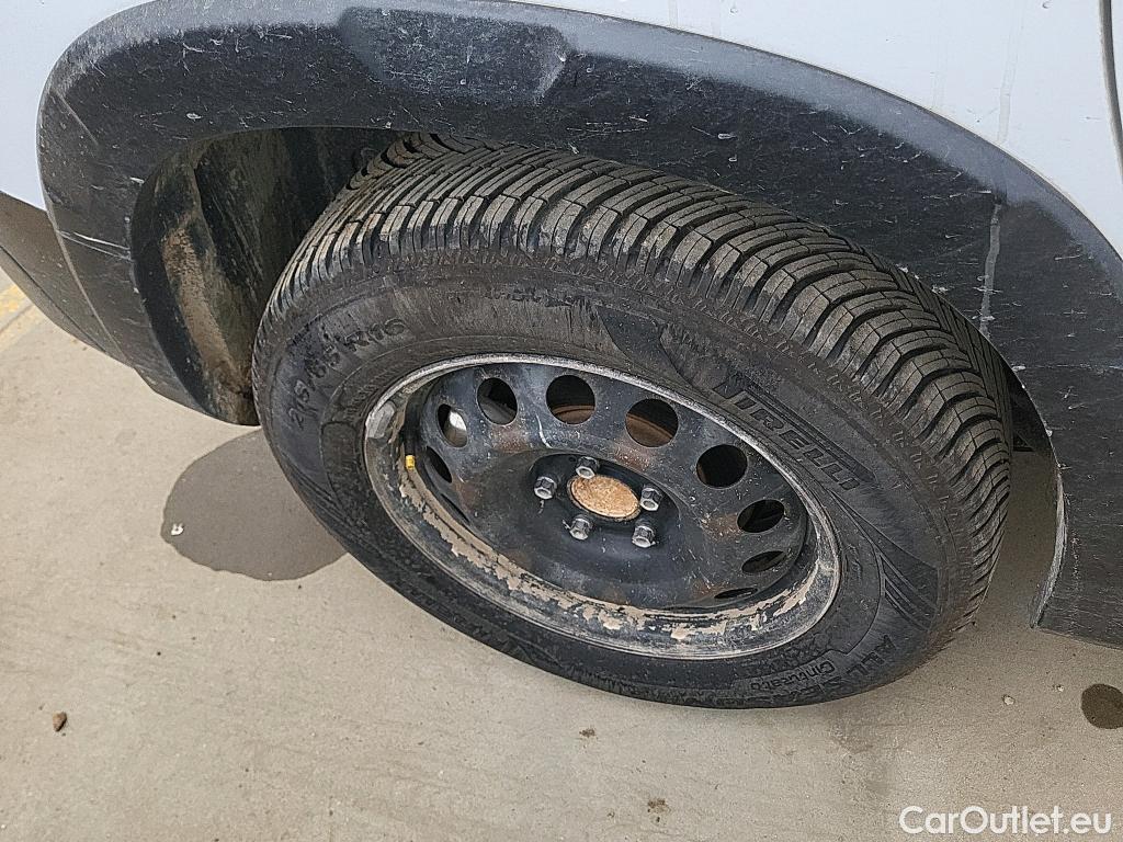  Peugeot  RIFTER PEUGEOT  / 2018 / 5P / monovolumen compacto Active Pack Standard BlueHDi 73kW #25