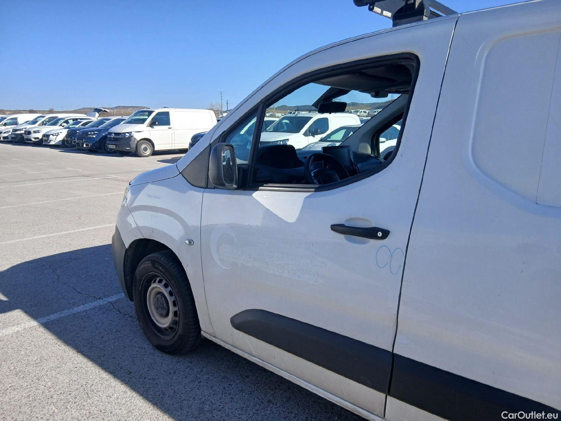  Peugeot  Partner PEUGEOT  / 2018 / 4P / furgón derivado de turismo Premium Standard 600kg BlueHDi 73kW (AC) #10