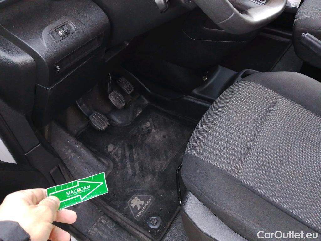  Peugeot  Partner PEUGEOT  / 2018 / 3P / furgón derivado de turismo Pro Standard 600kg BlueHDi 73kW (AC) #27