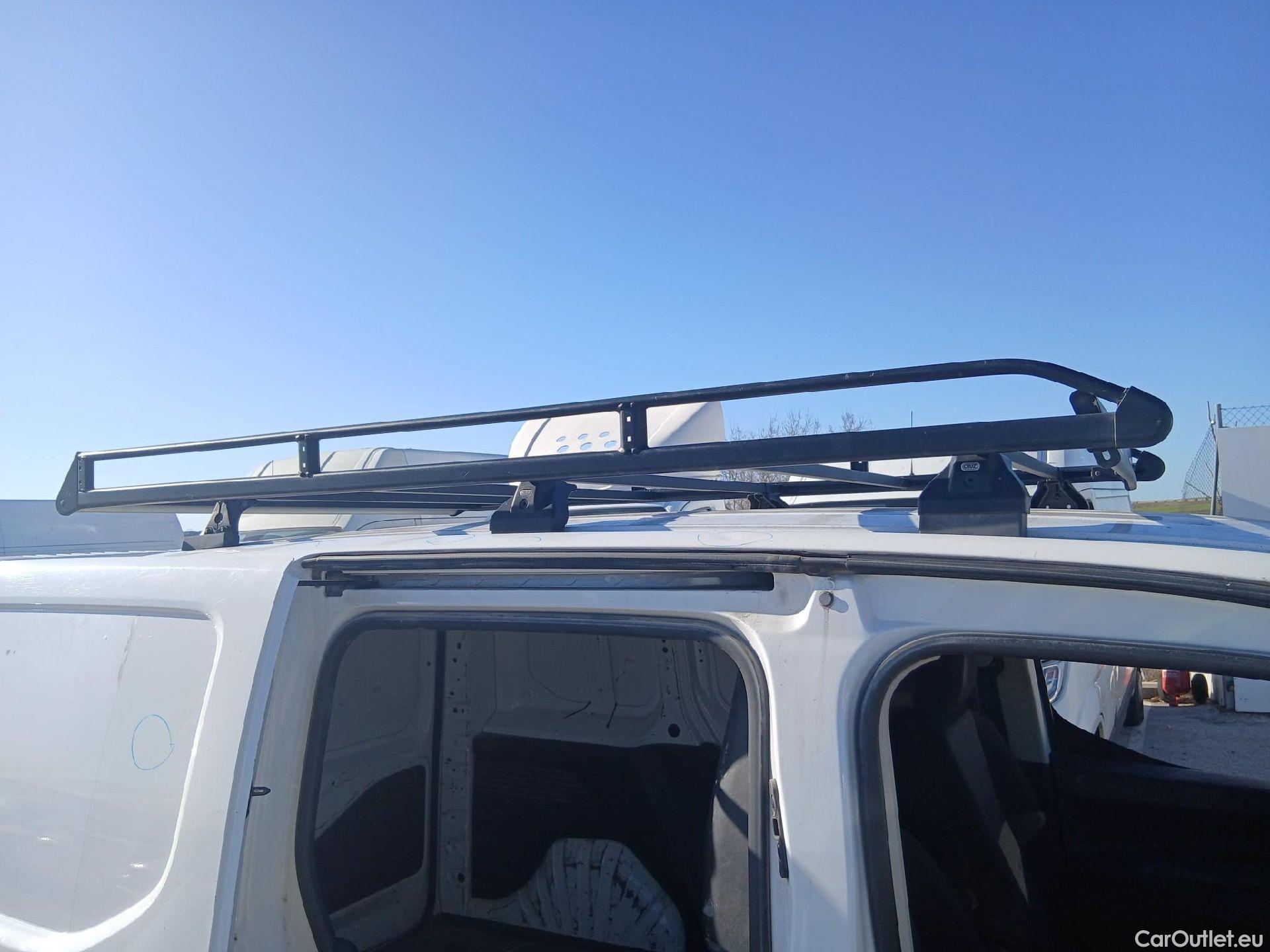  Peugeot  Partner PEUGEOT  / 2018 / 4P / furgón derivado de turismo Premium Standard 600kg BlueHDi 73kW (AC) #46