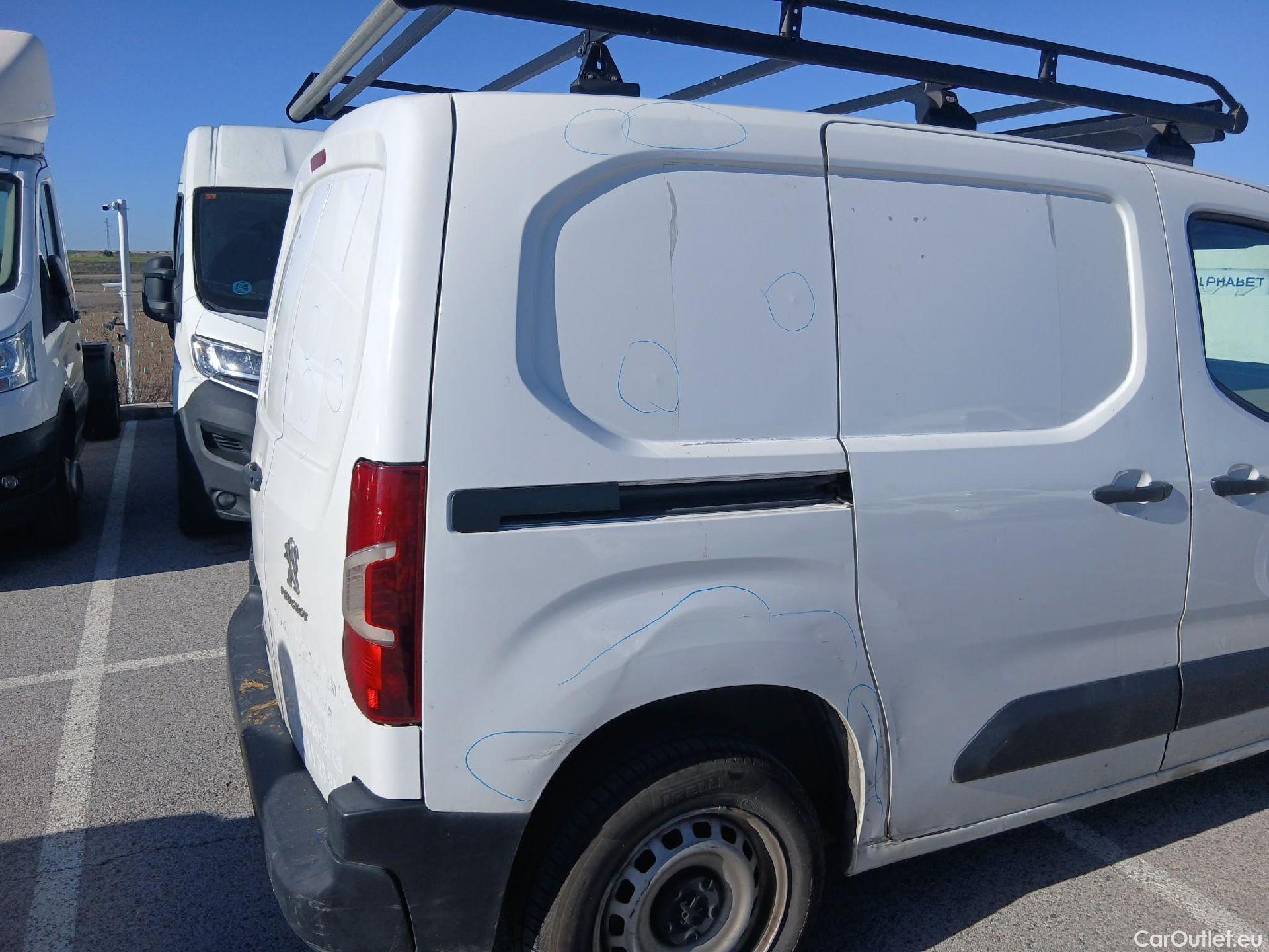  Peugeot  Partner PEUGEOT  / 2018 / 4P / furgón derivado de turismo Premium Standard 600kg BlueHDi 73kW (AC) #30