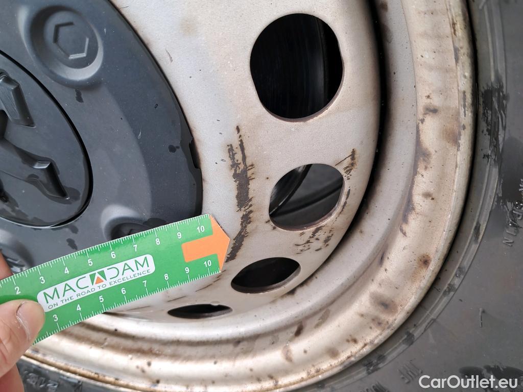  Peugeot  Expert PEUGEOT  / 2016 / 4P / furgón Furgón Pro 1.5 BlueHDi 120 S&S Standard #81