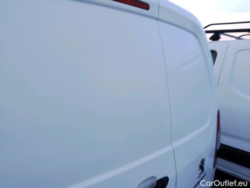  Peugeot  Partner PEUGEOT  / 2018 / 3P / furgón derivado de turismo Pro Standard 600kg BlueHDi 73kW (AC) #16