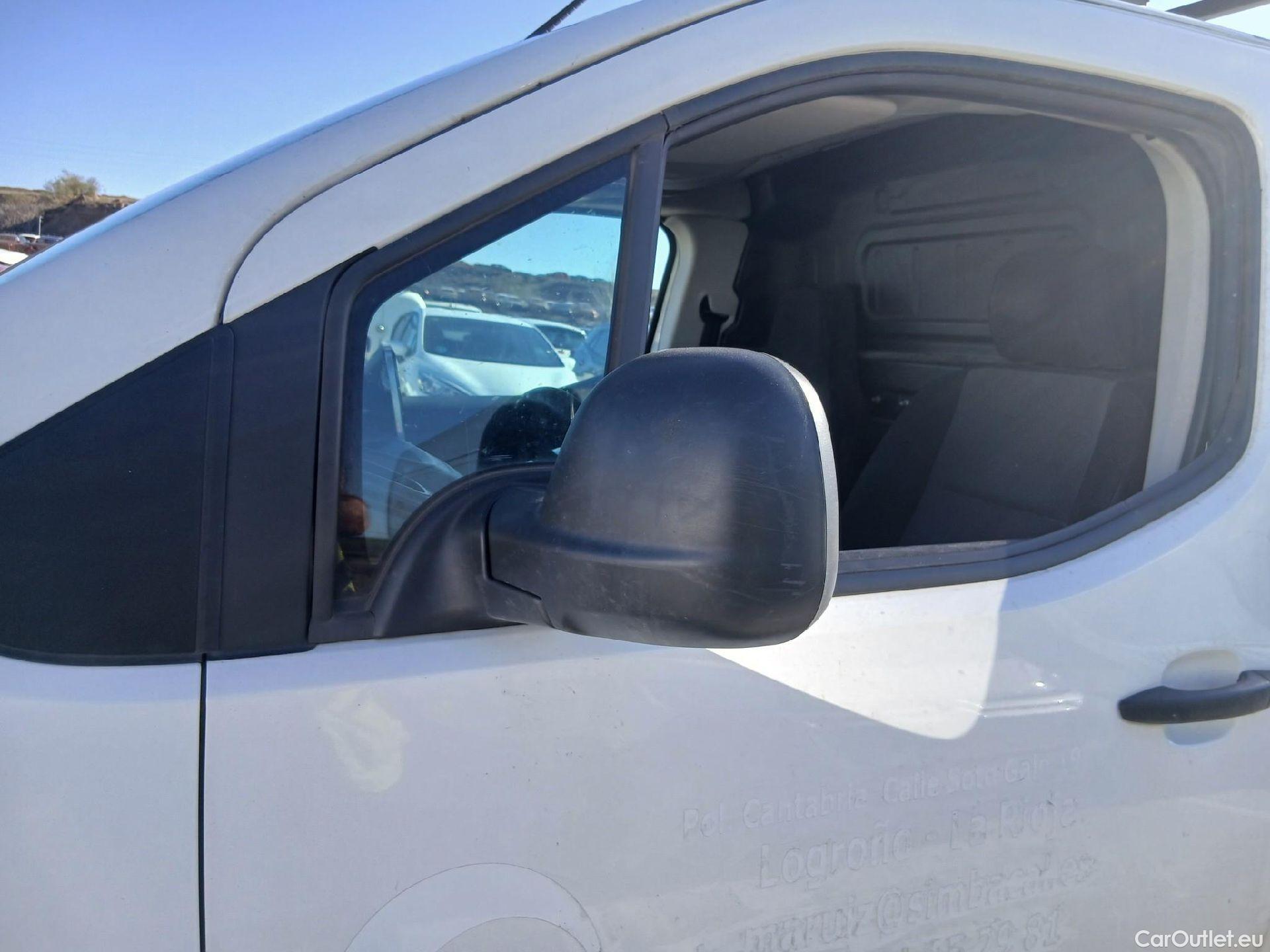  Peugeot  Partner PEUGEOT  / 2018 / 4P / furgón derivado de turismo Premium Standard 600kg BlueHDi 73kW (AC) #47