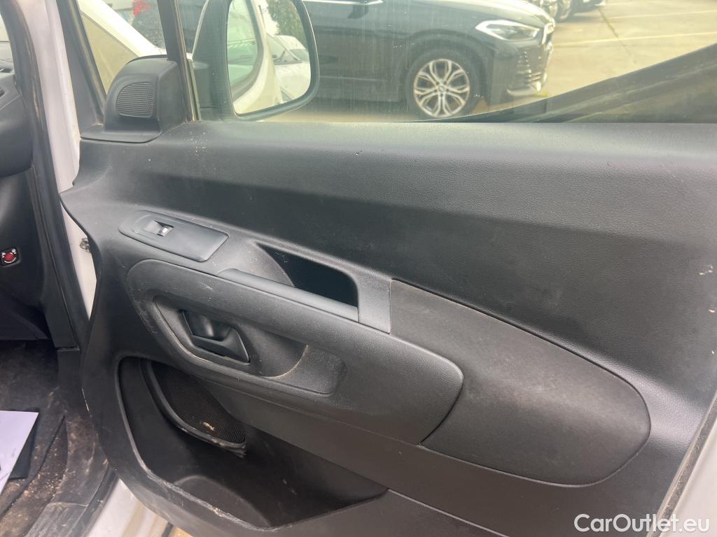  Peugeot  RIFTER PEUGEOT  / 2018 / 5P / monovolumen compacto Active Pack Standard BlueHDi 73kW #35