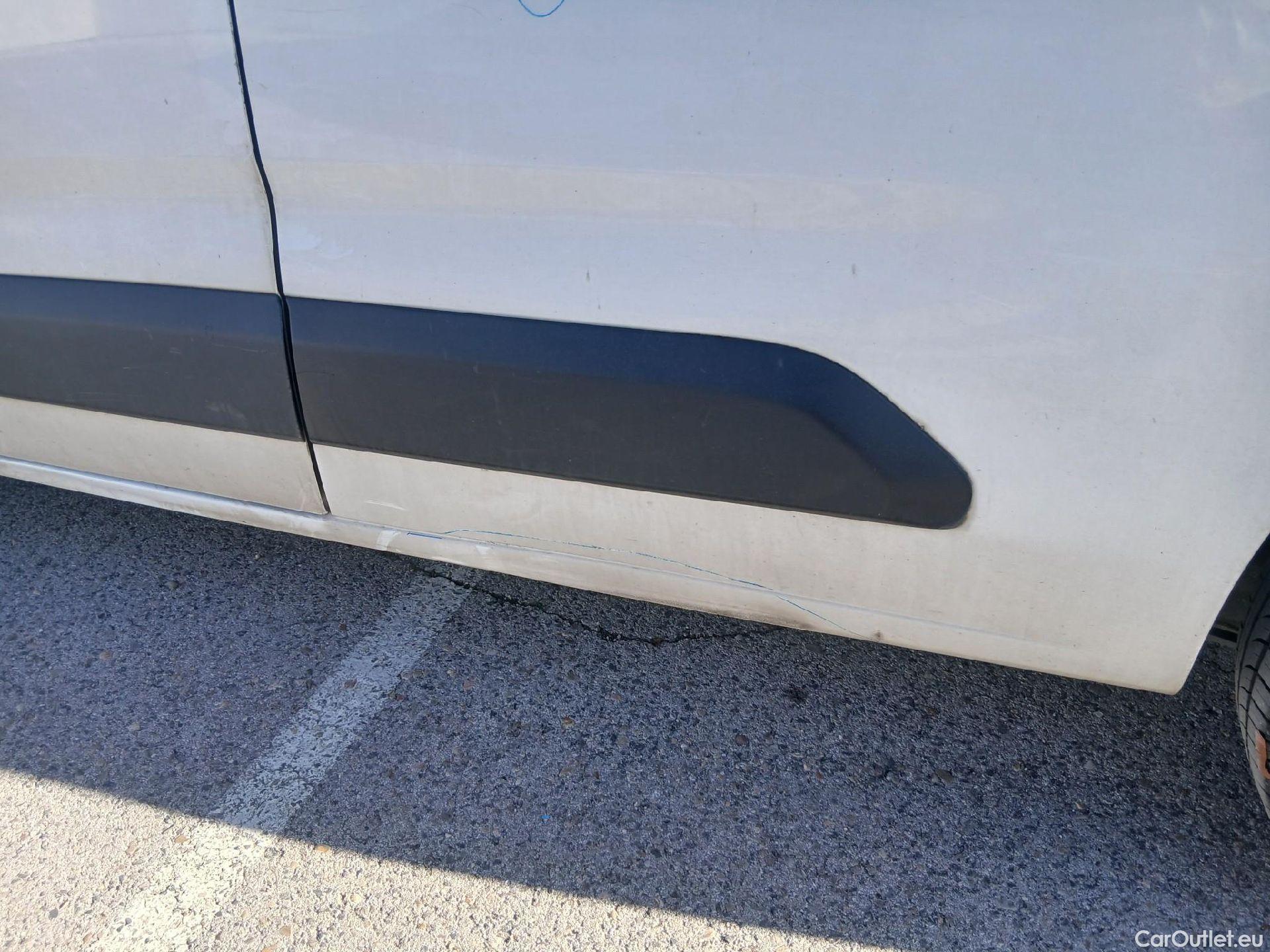  Peugeot  Partner PEUGEOT  / 2018 / 4P / furgón derivado de turismo Premium Standard 600kg BlueHDi 73kW (AC) #19