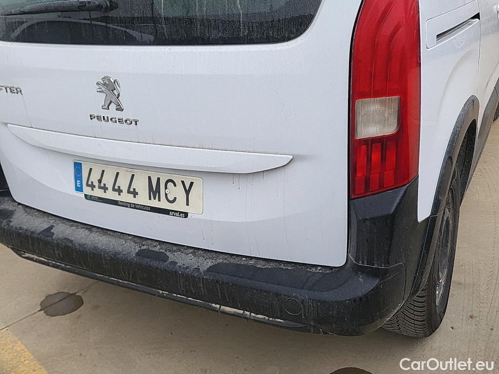  Peugeot  RIFTER PEUGEOT  / 2018 / 5P / monovolumen compacto Active Pack Standard BlueHDi 73kW #33