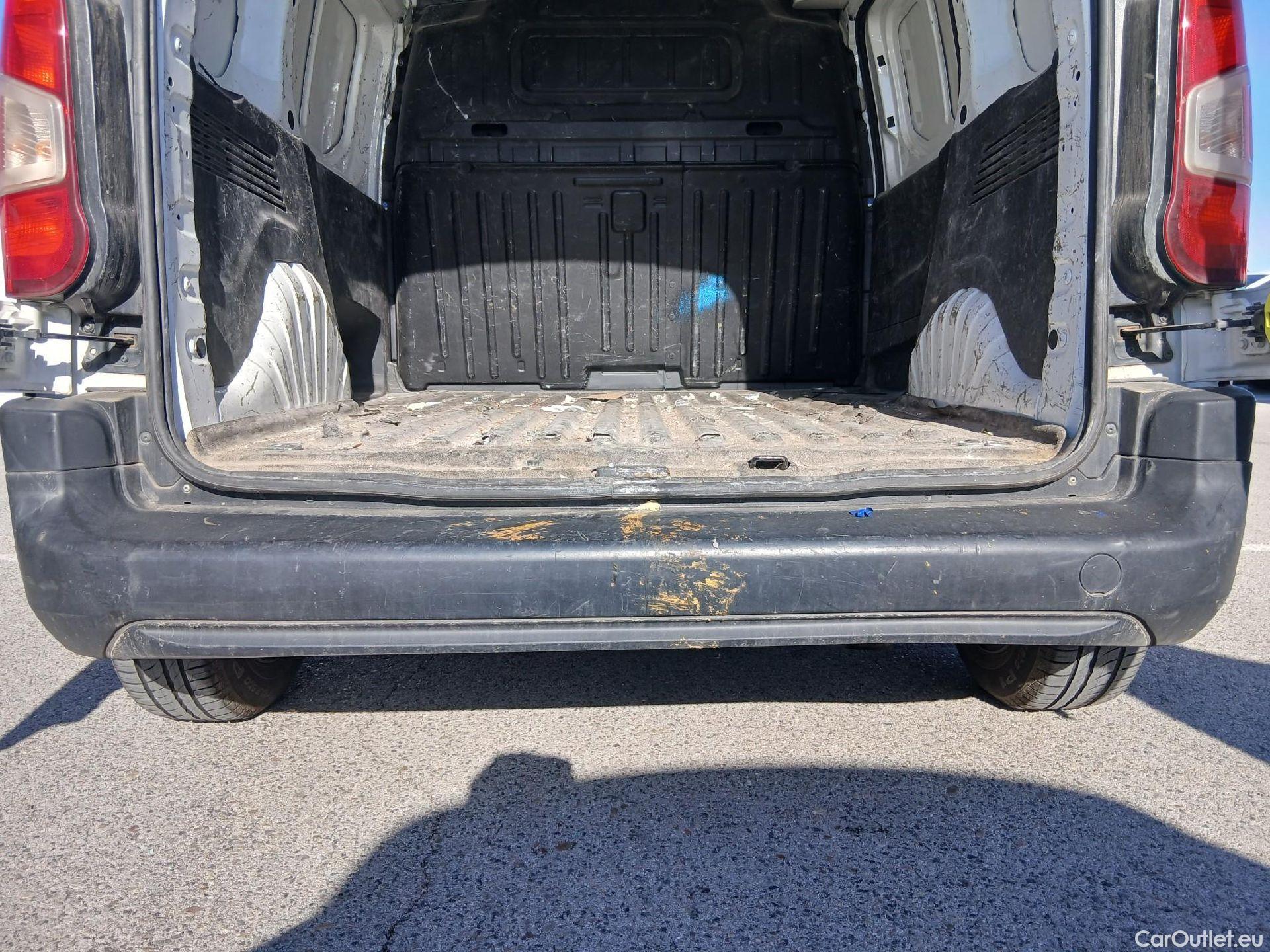  Peugeot  Partner PEUGEOT  / 2018 / 4P / furgón derivado de turismo Premium Standard 600kg BlueHDi 73kW (AC) #25