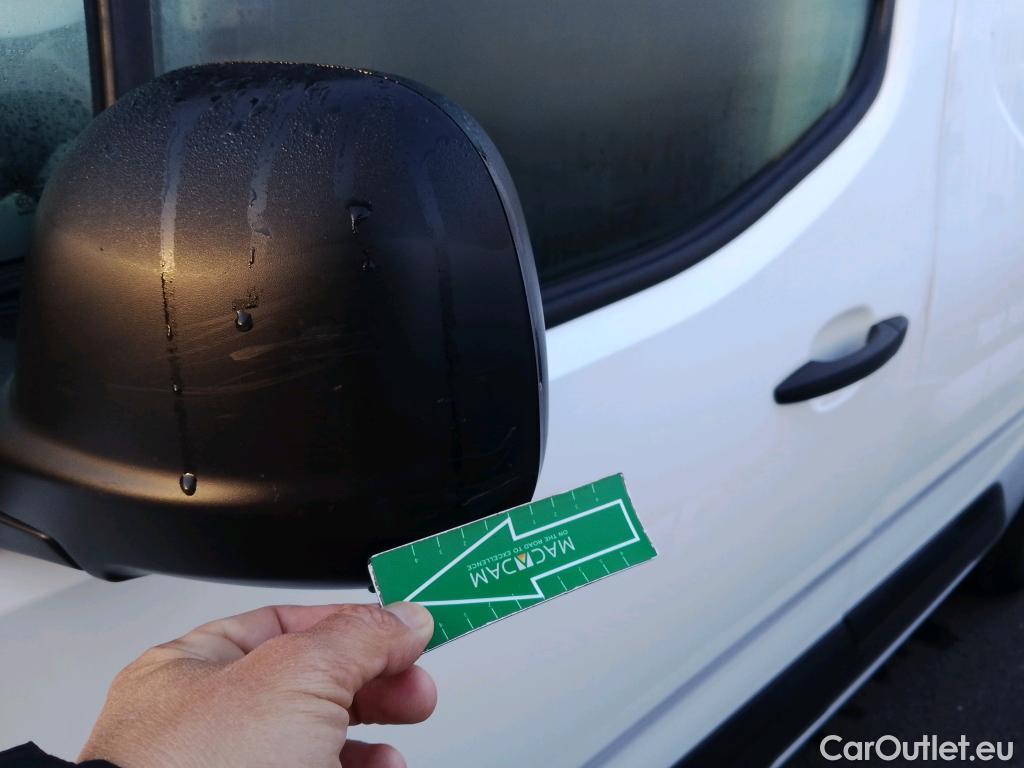  Peugeot  Partner PEUGEOT  / 2018 / 3P / furgón derivado de turismo Pro Standard 600kg BlueHDi 73kW (AC) #38