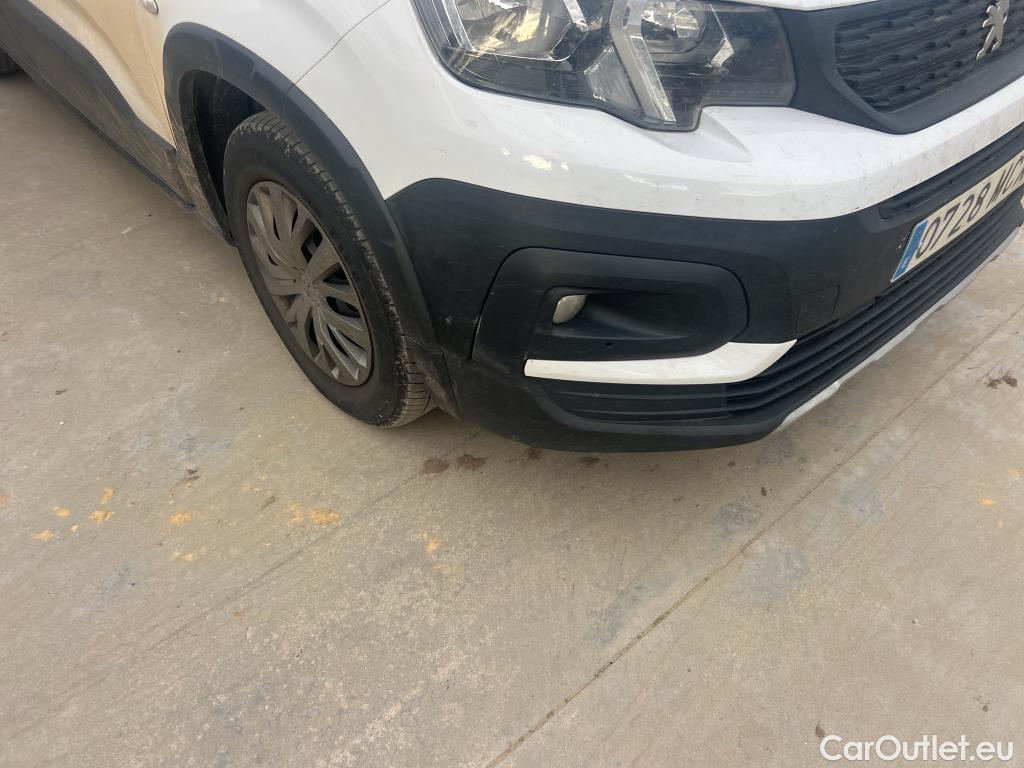  Peugeot  RIFTER PEUGEOT  / 2018 / 5P / monovolumen compacto Active Pack Standard BlueHDi 73kW #22