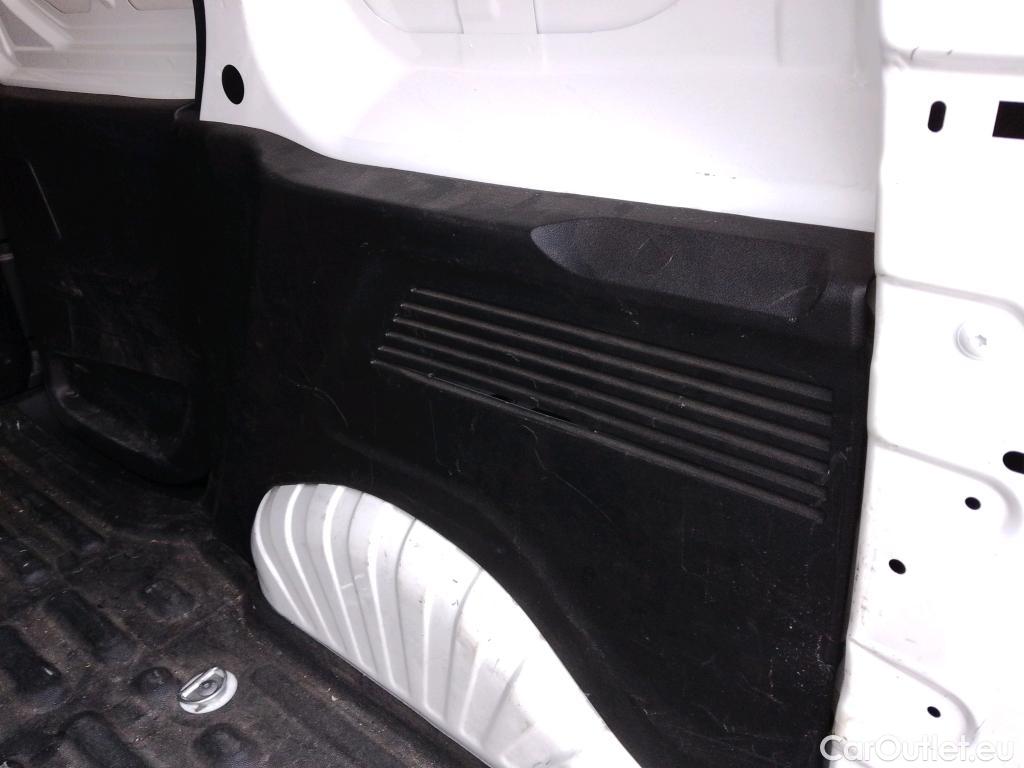  Peugeot  Partner PEUGEOT  / 2018 / 3P / furgón derivado de turismo Pro Standard 600kg BlueHDi 73kW (AC) #3