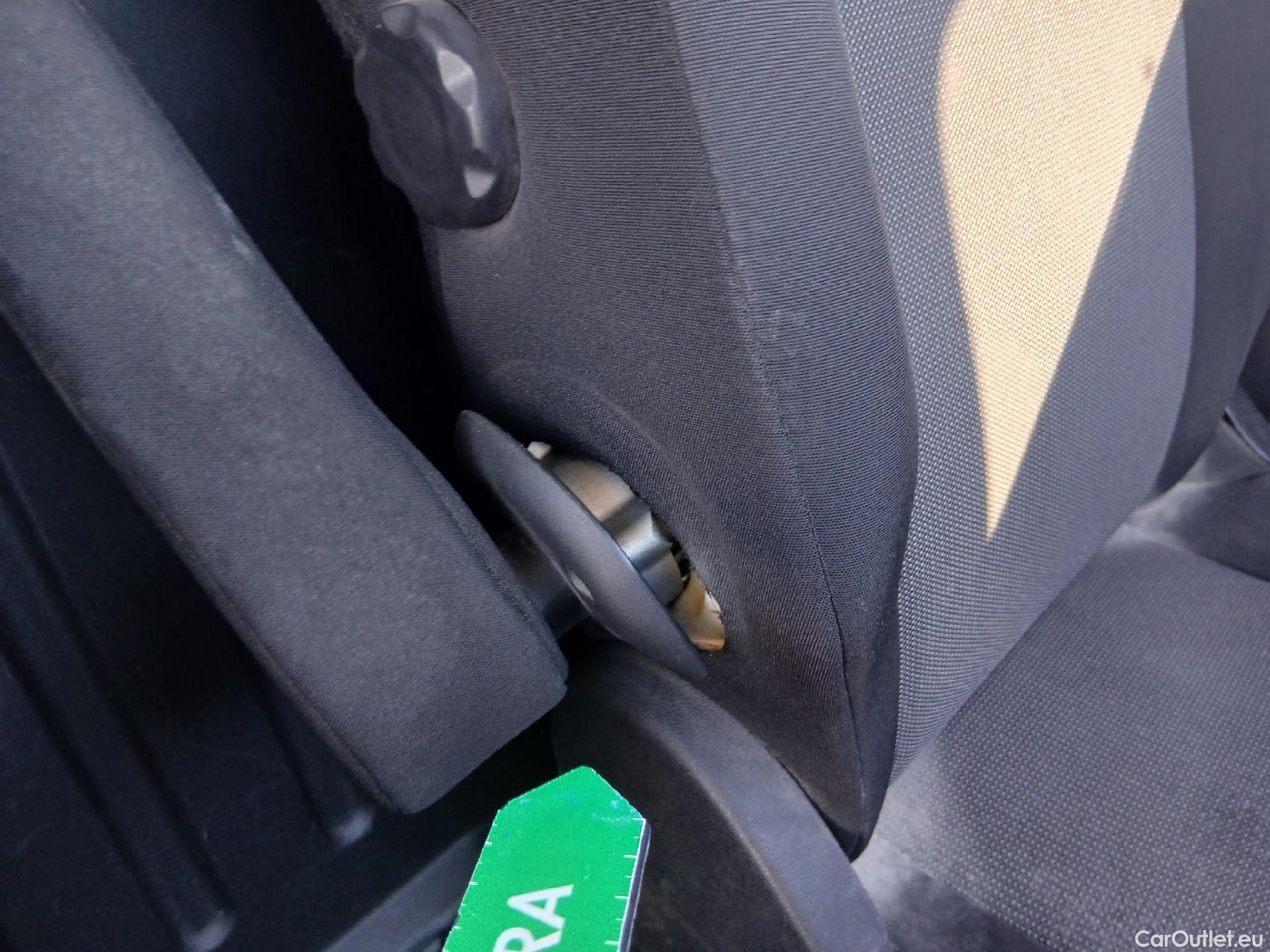  Peugeot  Partner PEUGEOT  / 2018 / 4P / furgón derivado de turismo Premium Standard 600kg BlueHDi 73kW (AC) #40