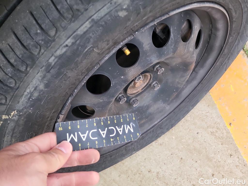  Peugeot  RIFTER PEUGEOT  / 2018 / 5P / monovolumen compacto Active Pack Standard BlueHDi 73kW #28