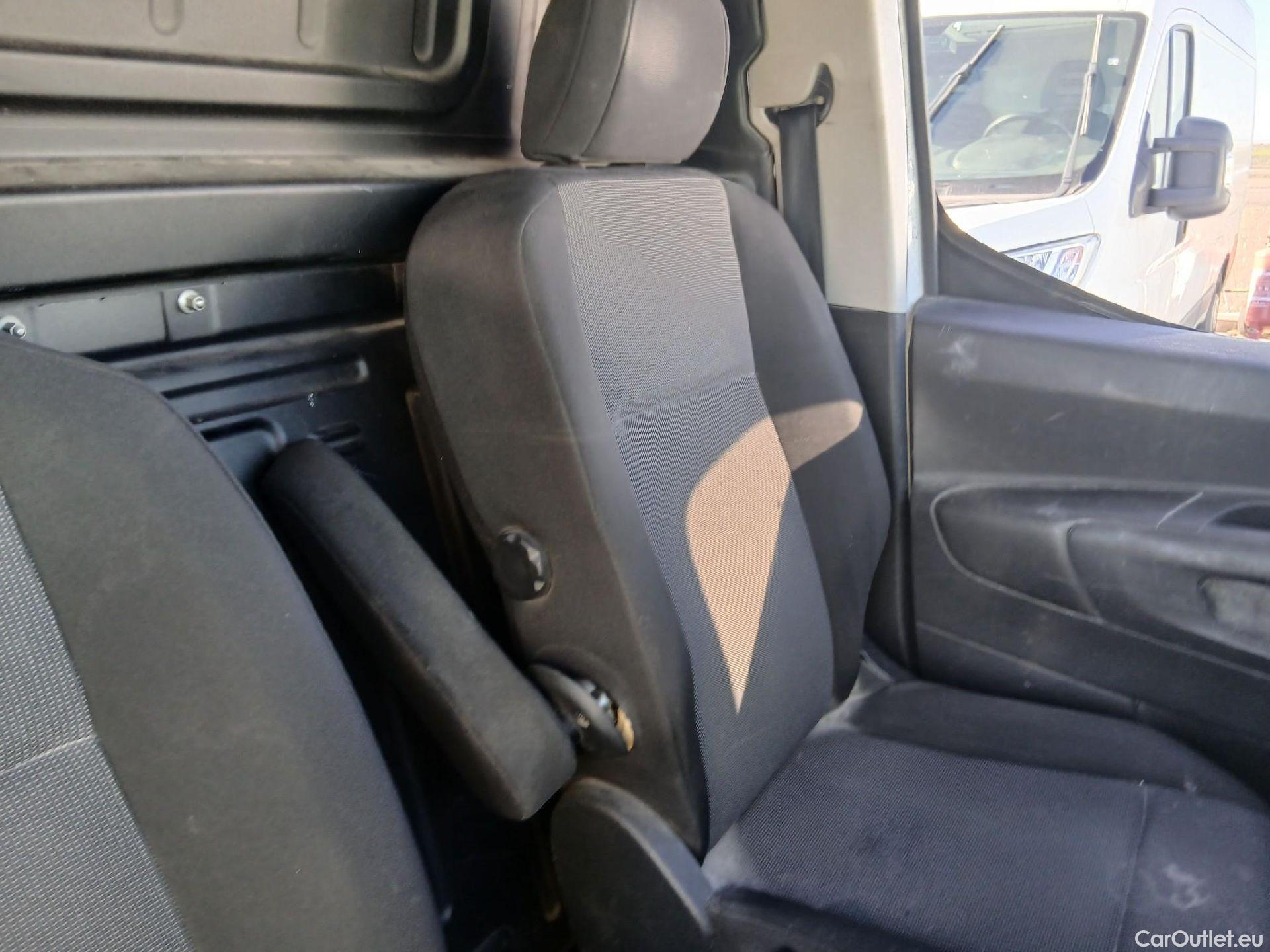  Peugeot  Partner PEUGEOT  / 2018 / 4P / furgón derivado de turismo Premium Standard 600kg BlueHDi 73kW (AC) #39