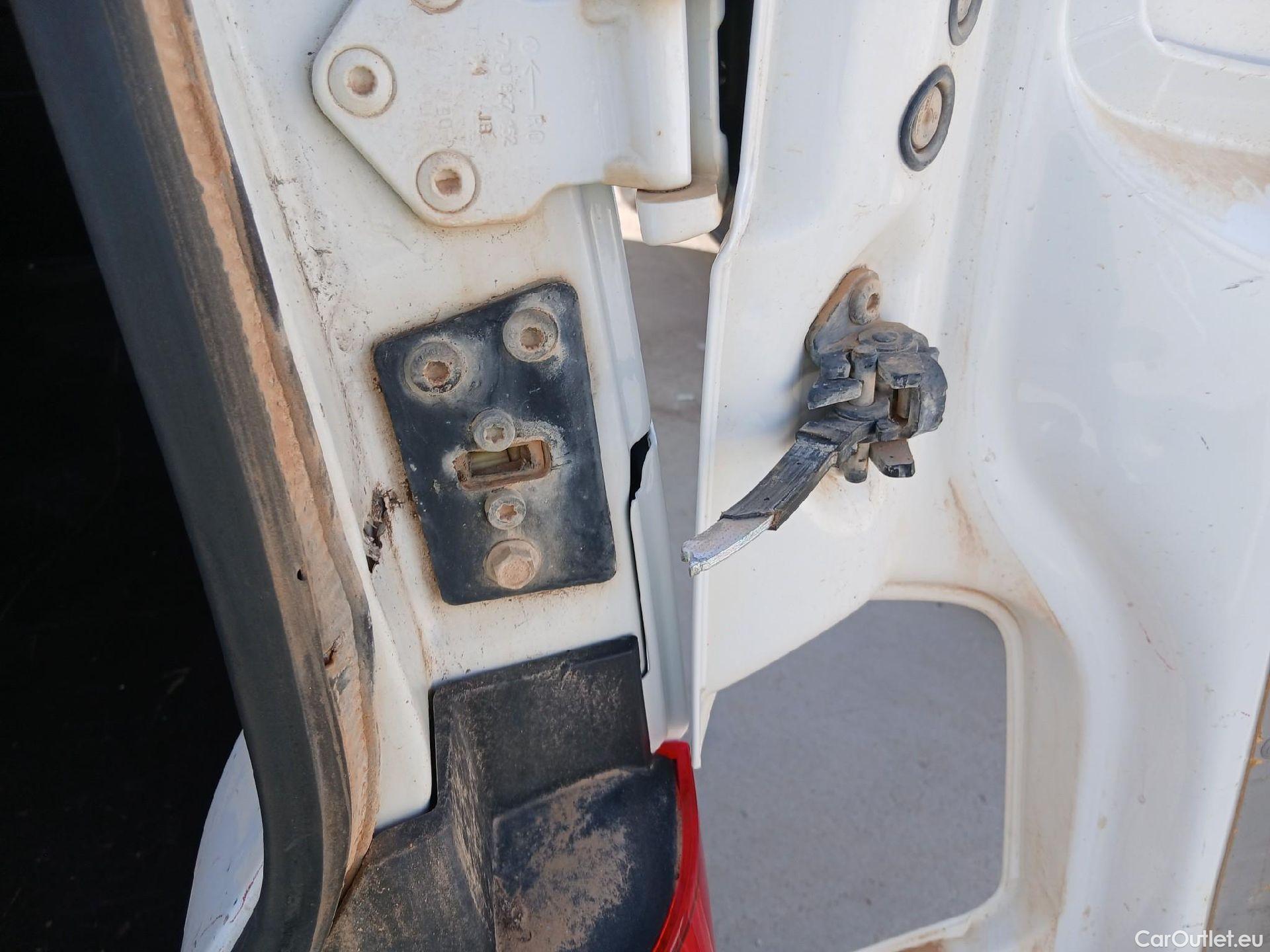  Volkswagen  Transporter VOLKSWAGEN  / 2015 / 4P / furgón Furgón Corto TN 2.0 TDI 110kW BMT 4Mot #36