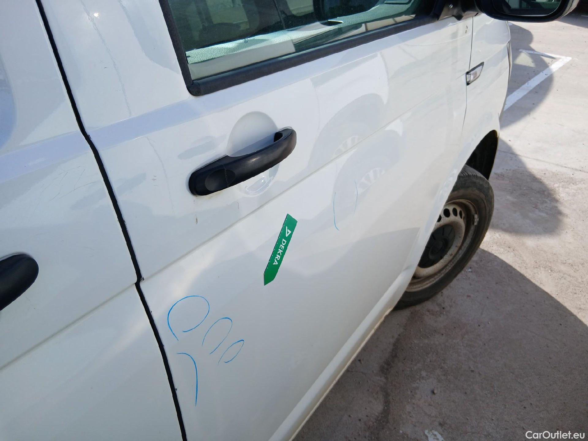  Volkswagen  Transporter VOLKSWAGEN  / 2015 / 4P / furgón Furgón Corto TN 2.0 TDI 110kW BMT 4Mot #53