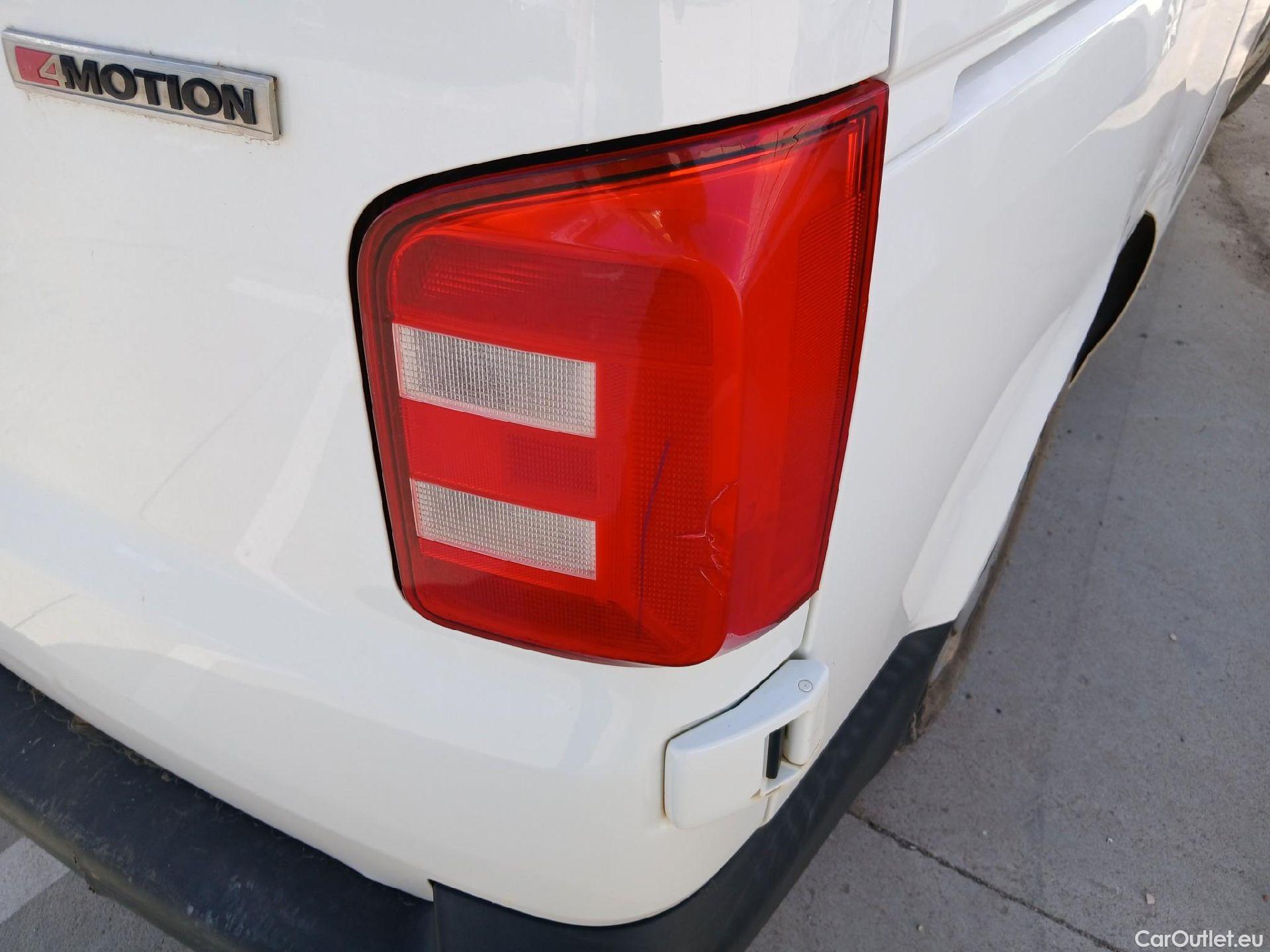  Volkswagen  Transporter VOLKSWAGEN  / 2015 / 4P / furgón Furgón Corto TN 2.0 TDI 110kW BMT 4Mot #30