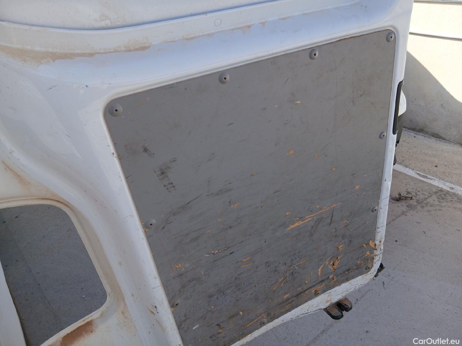  Volkswagen  Transporter VOLKSWAGEN  / 2015 / 4P / furgón Furgón Corto TN 2.0 TDI 110kW BMT 4Mot #39