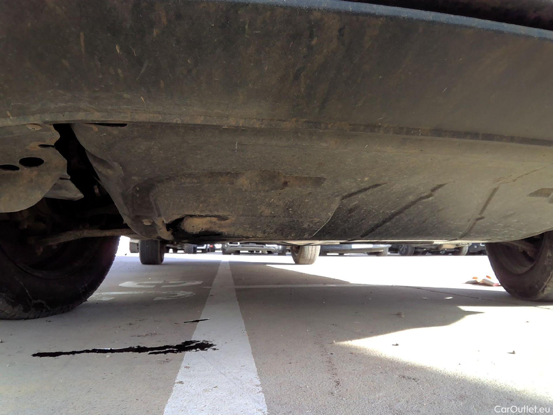  Volkswagen  Transporter VOLKSWAGEN  / 2015 / 4P / furgón Furgón Corto TN 2.0 TDI 110kW BMT 4Mot #60