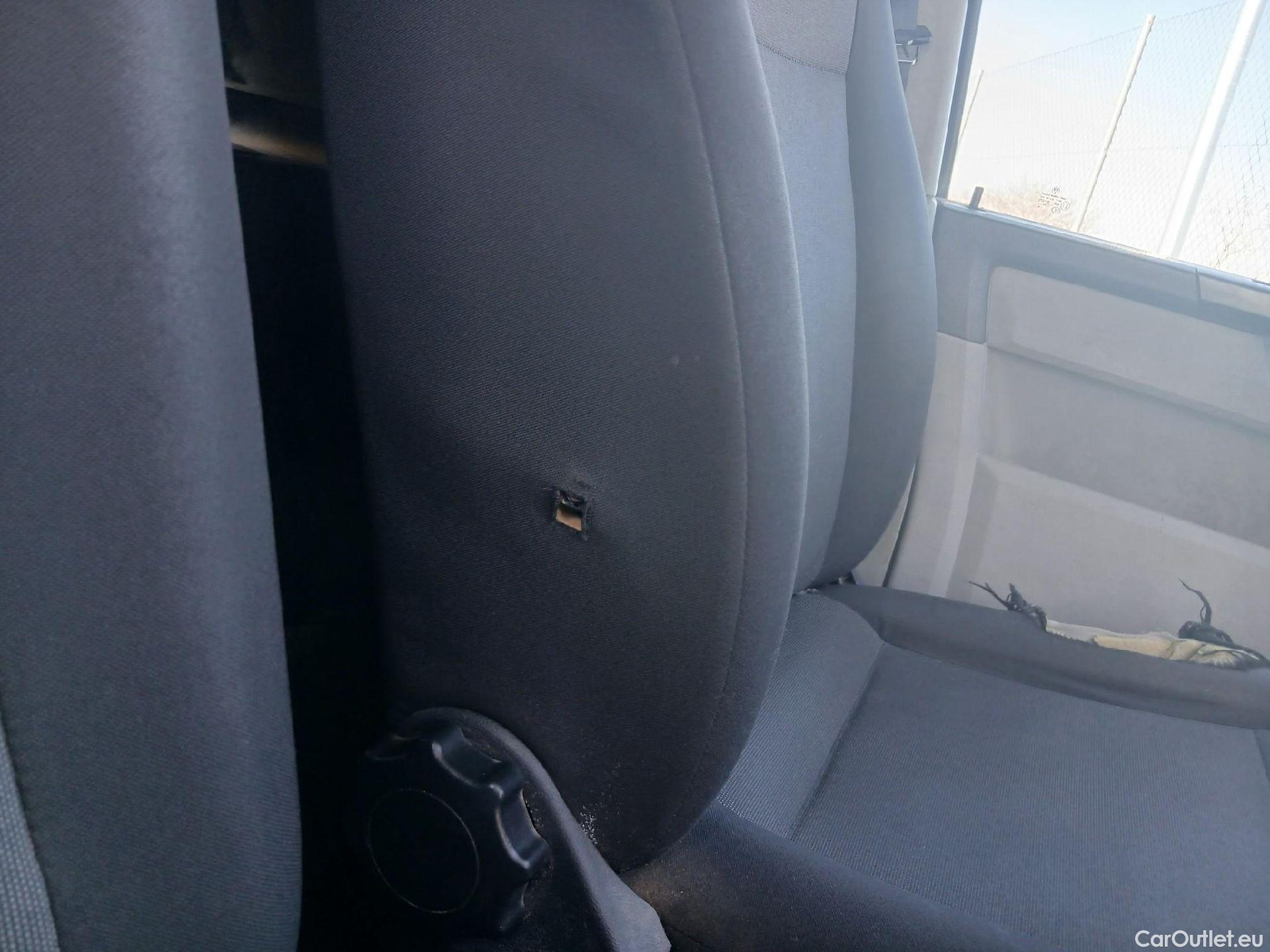  Volkswagen  Transporter VOLKSWAGEN  / 2015 / 4P / furgón Furgón Corto TN 2.0 TDI 110kW BMT 4Mot #19