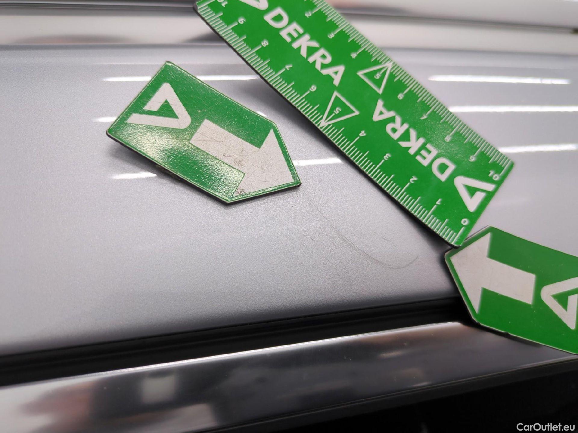  Mercedes  GLA MERCEDES-BENZ  / 2020 / 5P / SUV 2.0  200 D BUSINESS LINE DCT #25