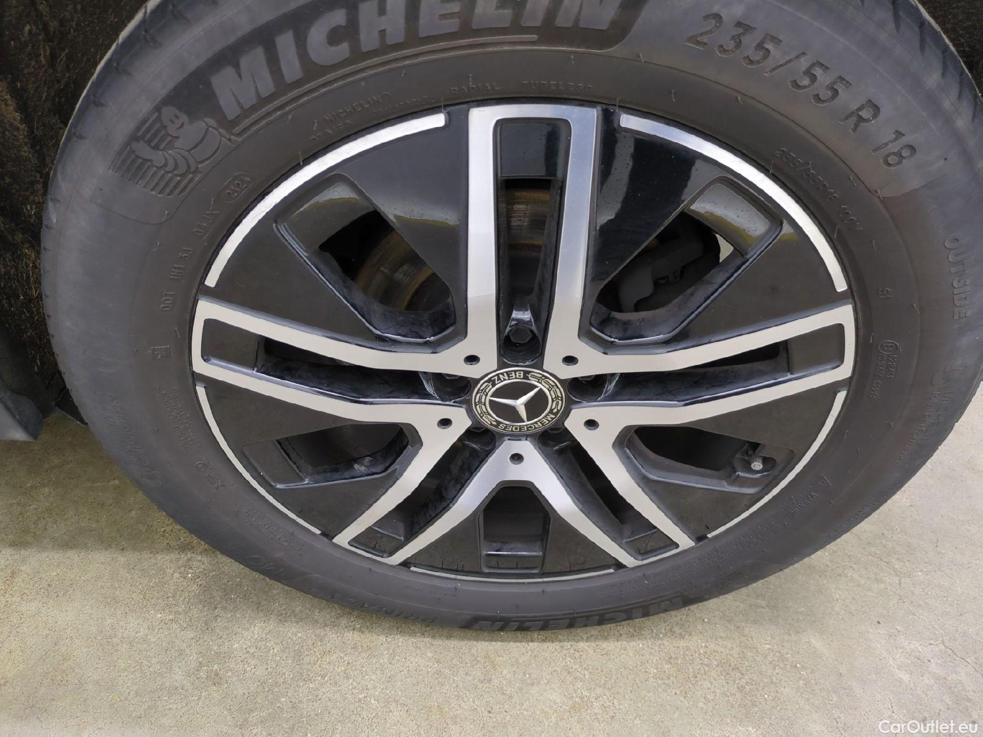  Mercedes  GLA MERCEDES-BENZ  / 2020 / 5P / SUV 2.0  200 D BUSINESS LINE DCT #11