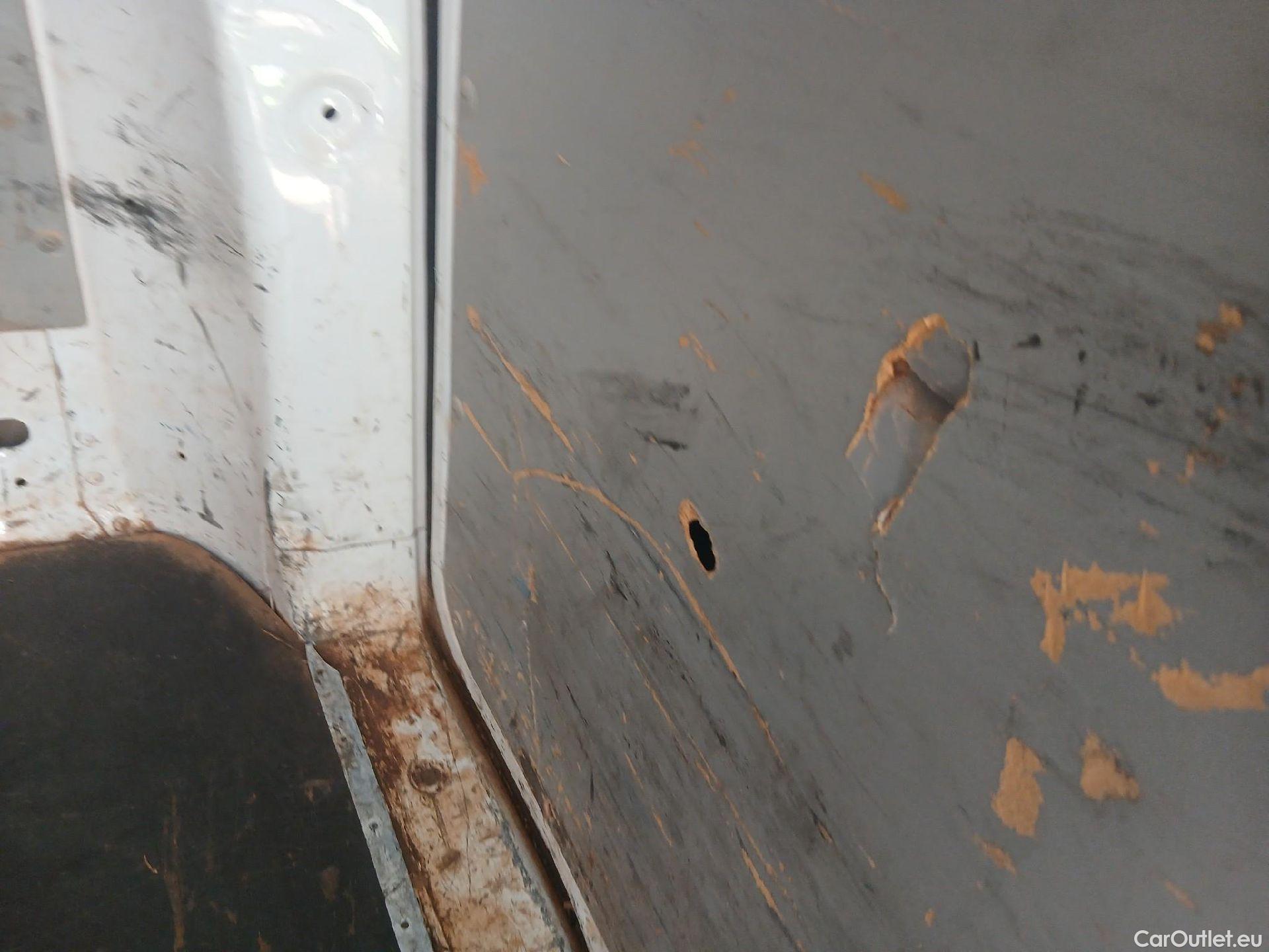  Volkswagen  Transporter VOLKSWAGEN  / 2015 / 4P / furgón Furgón Corto TN 2.0 TDI 110kW BMT 4Mot #13