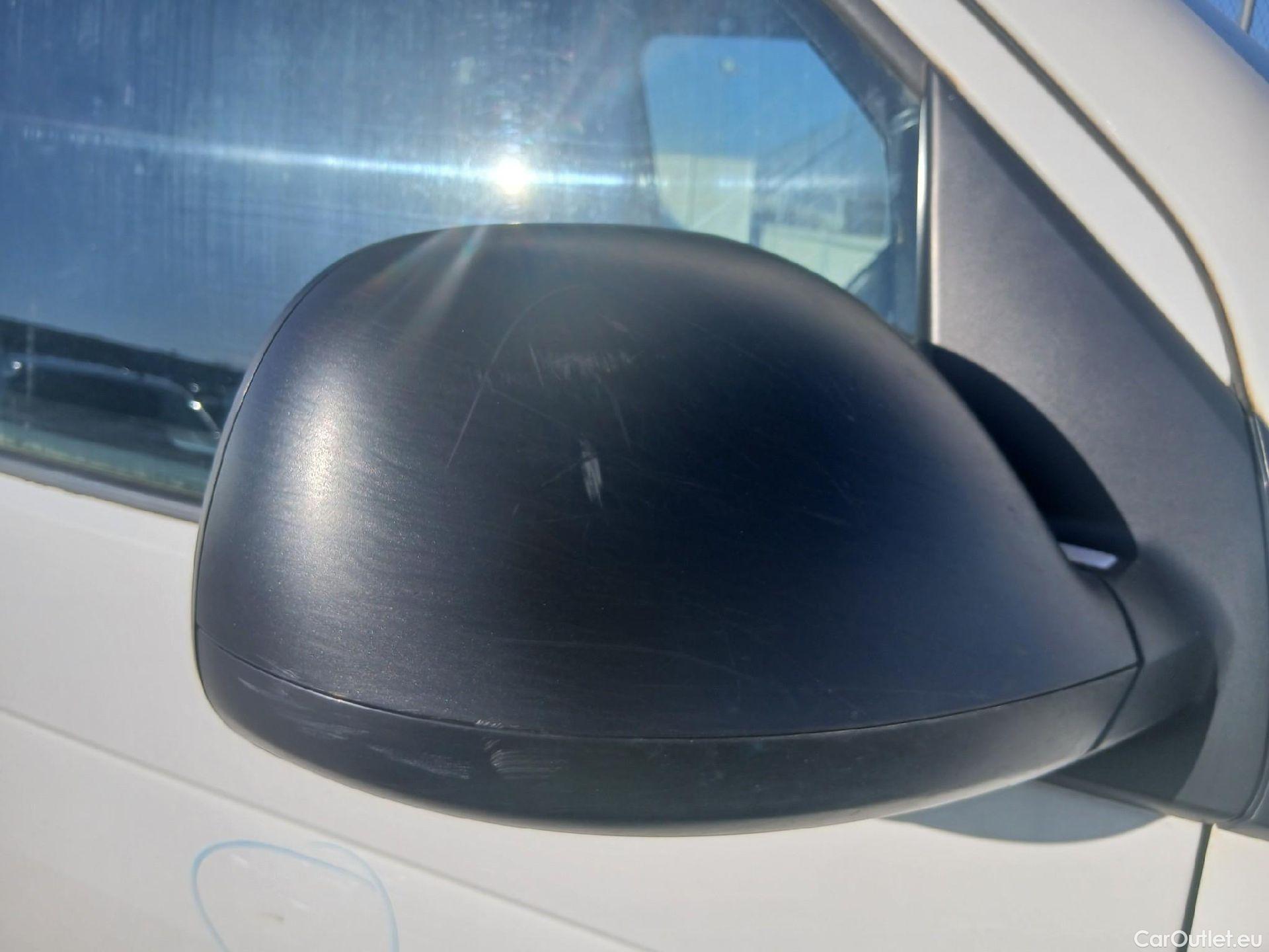  Volkswagen  Transporter VOLKSWAGEN  / 2015 / 4P / furgón Furgón Corto TN 2.0 TDI 110kW BMT 4Mot #39