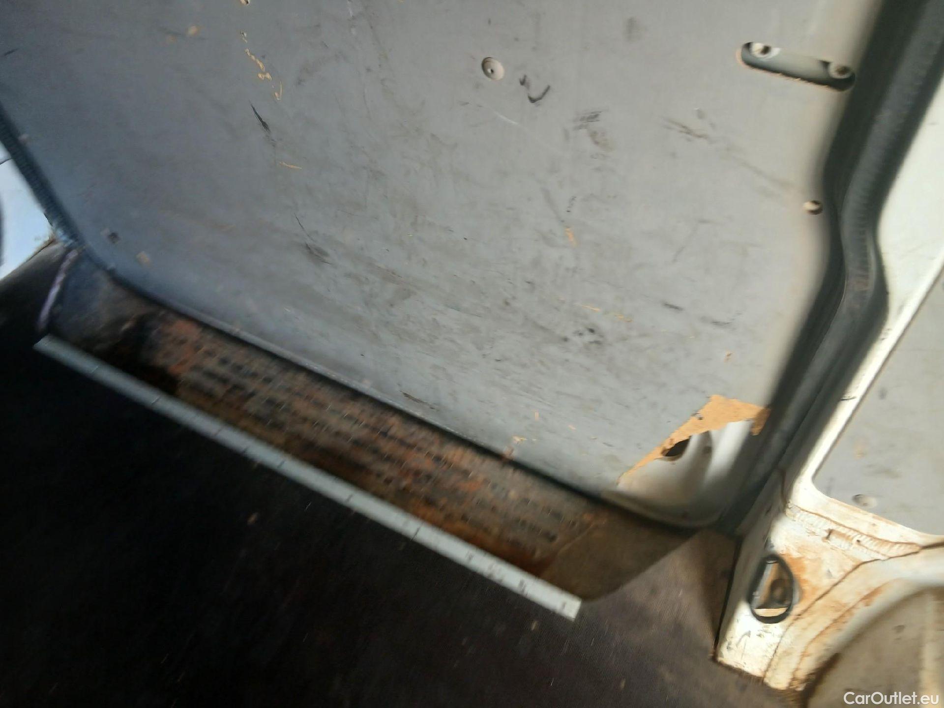  Volkswagen  Transporter VOLKSWAGEN  / 2015 / 4P / furgón Furgón Corto TN 2.0 TDI 110kW BMT 4Mot #15