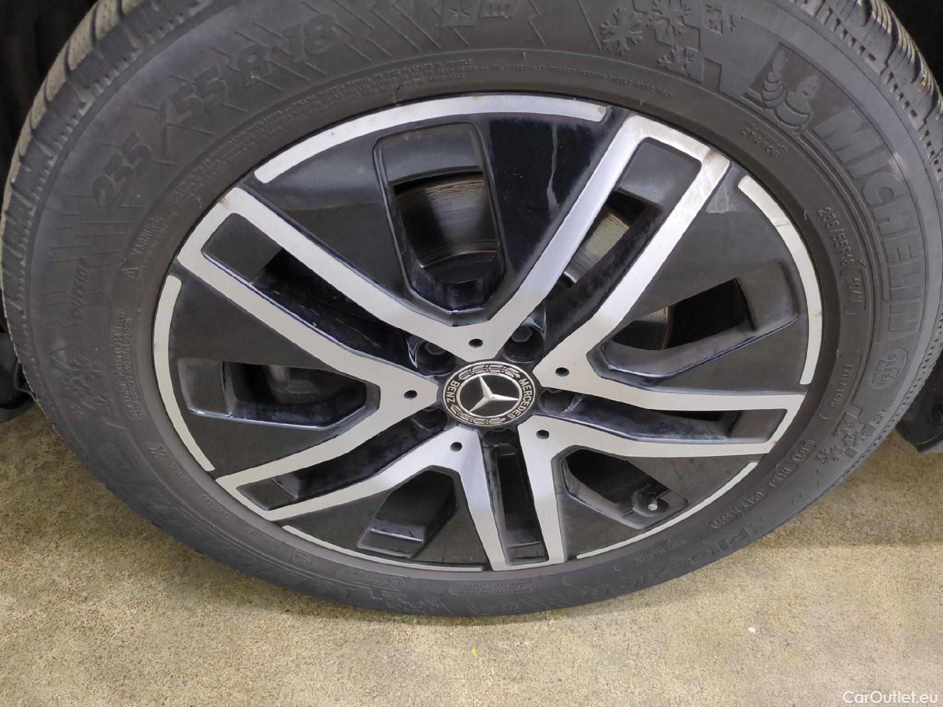  Mercedes  GLA MERCEDES-BENZ  / 2020 / 5P / SUV 2.0  200 D BUSINESS LINE DCT #10