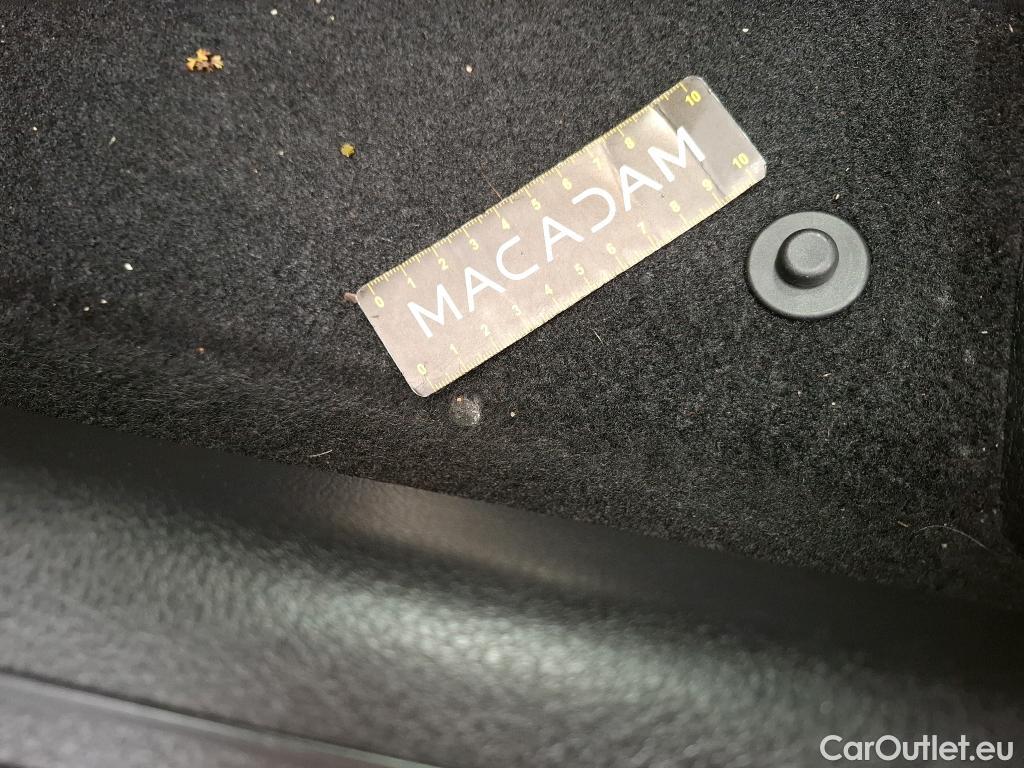  Mercedes  B-Klasse MERCEDES-BENZ Classe B / 2019 / 5P / monospace B 180 d Business Line Edition BA8 #2