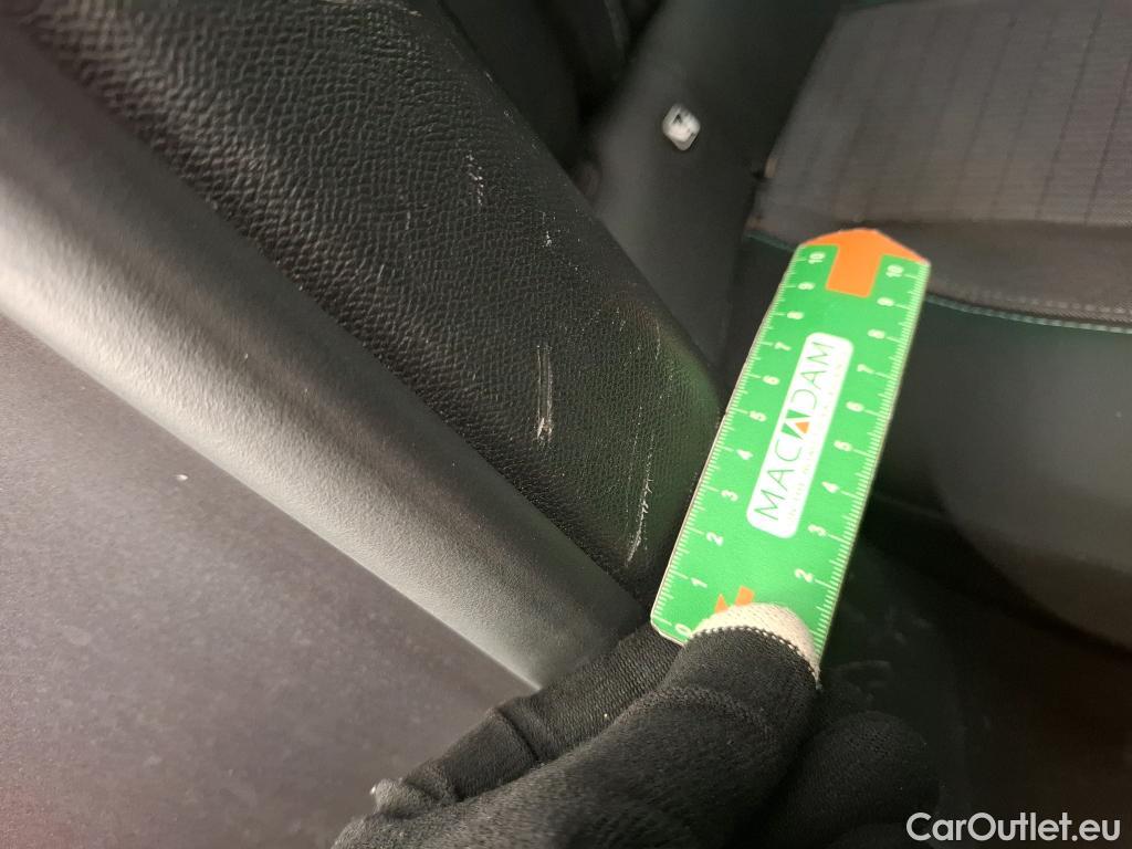  Peugeot  2008  Allure Pack 1.5 HDi 130CV BVA8 E6d #18