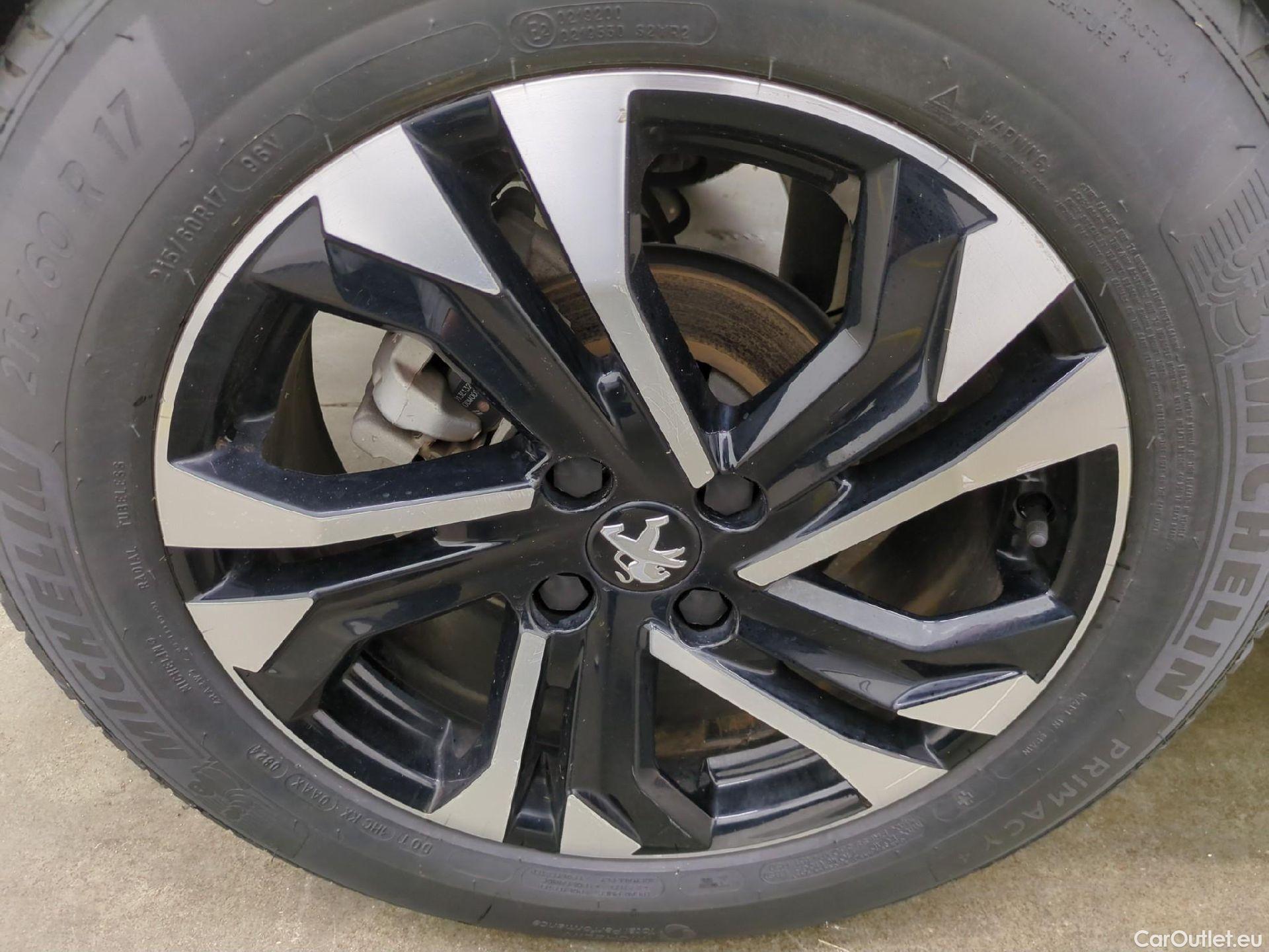  Peugeot  2008  Allure Business 1.5 HDi 130CV BVA8 E6d #14