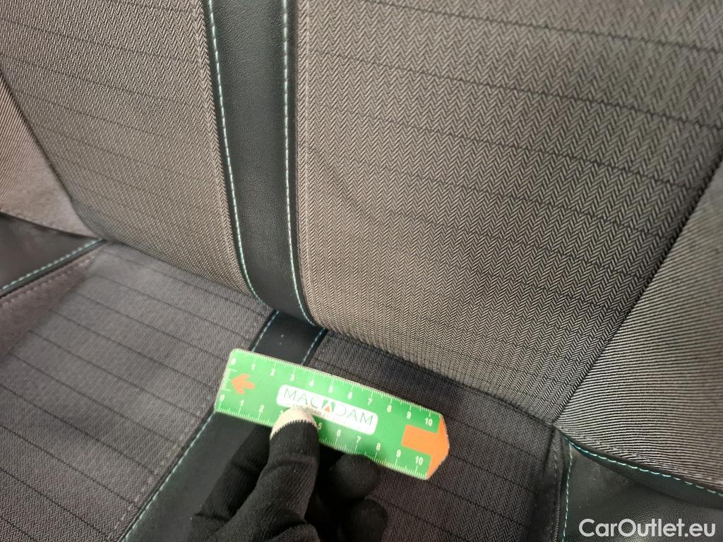  Peugeot  2008  Allure Pack 1.5 HDi 130CV BVA8 E6d #39