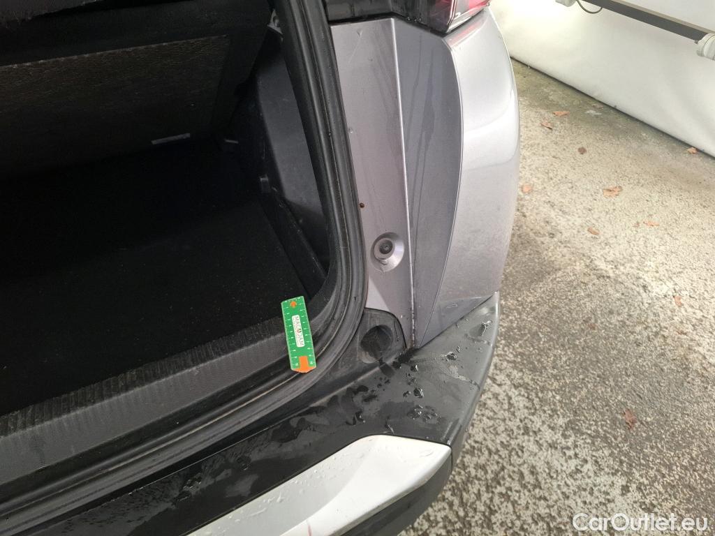  Peugeot  2008  Allure Pack 1.5 HDi 130CV BVA8 E6d #8