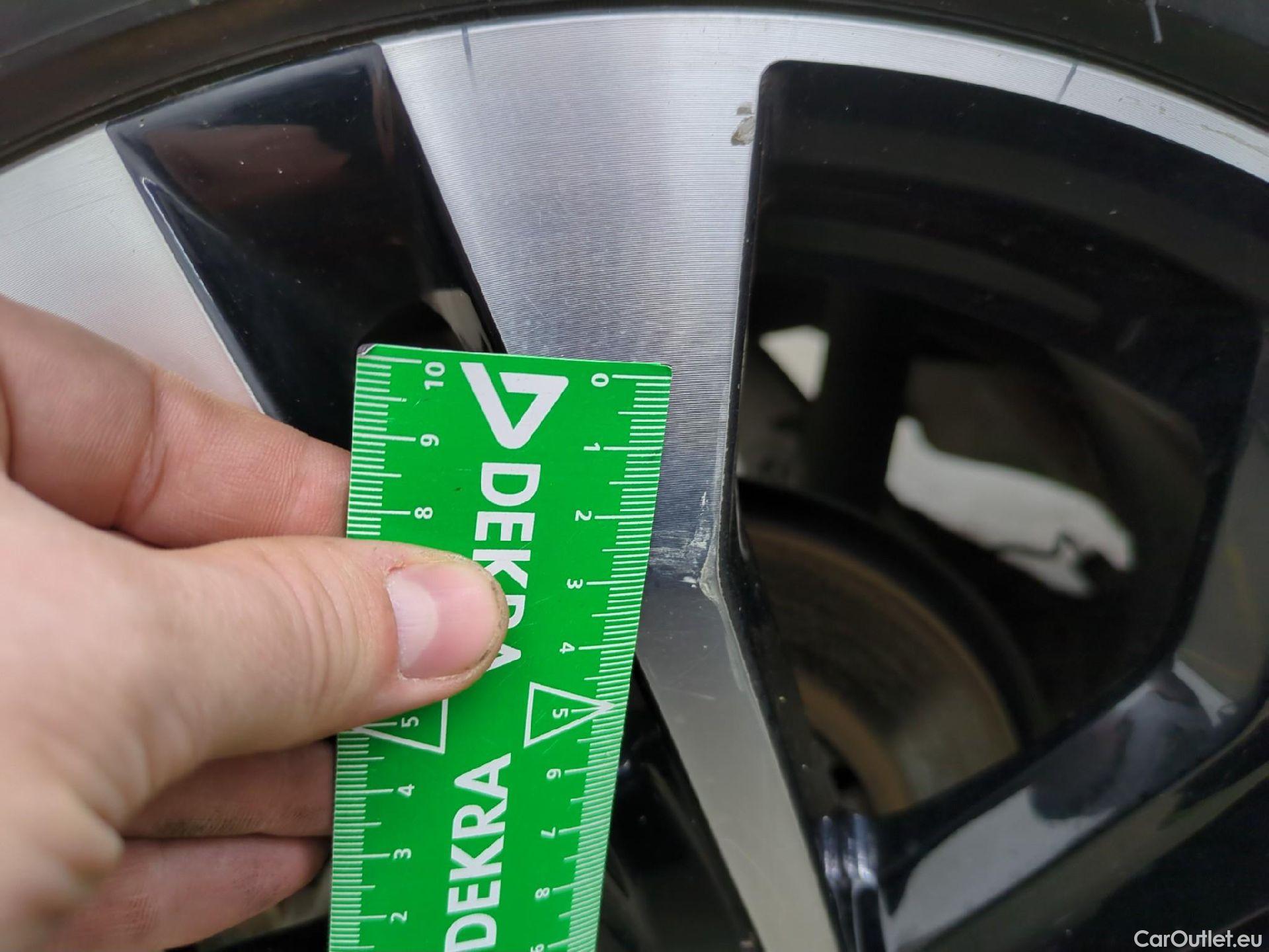  Peugeot  2008  Allure Business 1.5 HDi 130CV BVA8 E6d #15