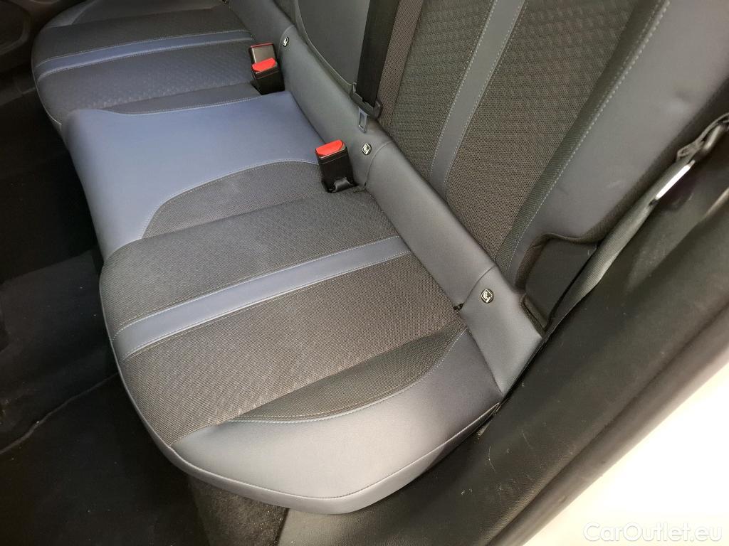  Peugeot  2008  Allure Business 1.5 HDi 130CV BVA8 E6d #14