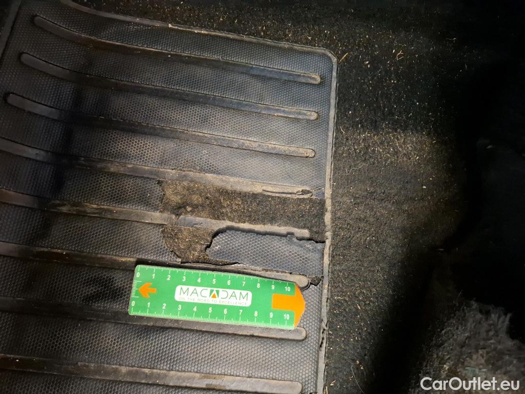  Peugeot  2008  Allure Pack 1.5 HDi 130CV BVA8 E6d #2