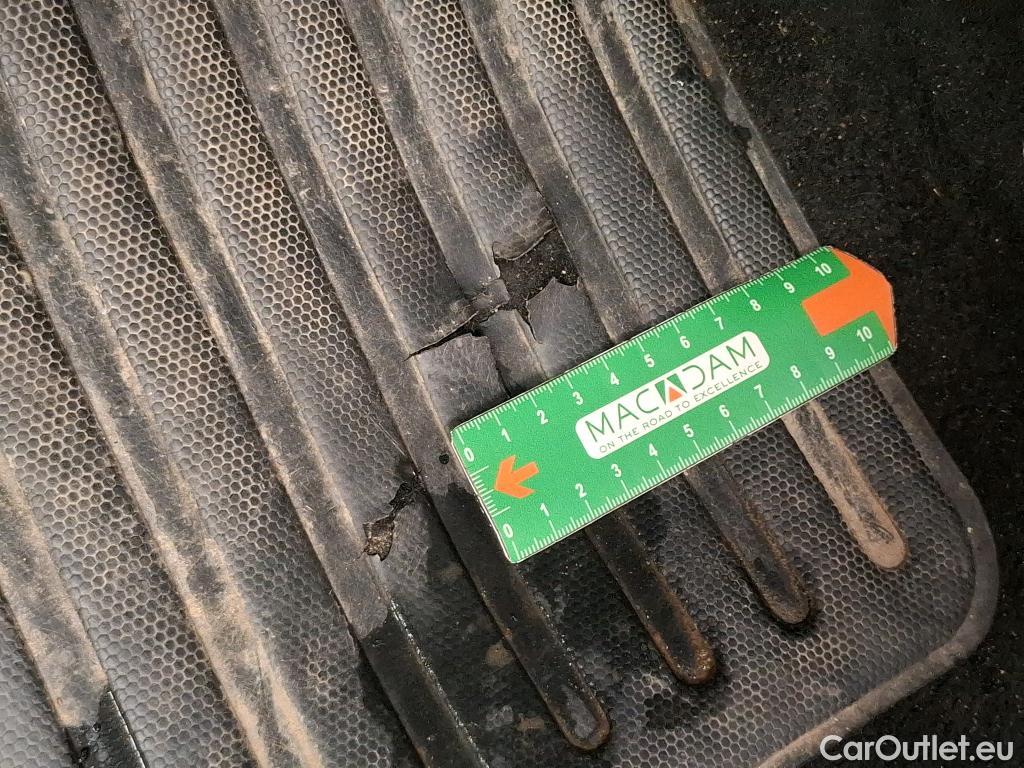  Peugeot  2008  Active Business 1.5 HDi 100CV BVM5 E6dT #24