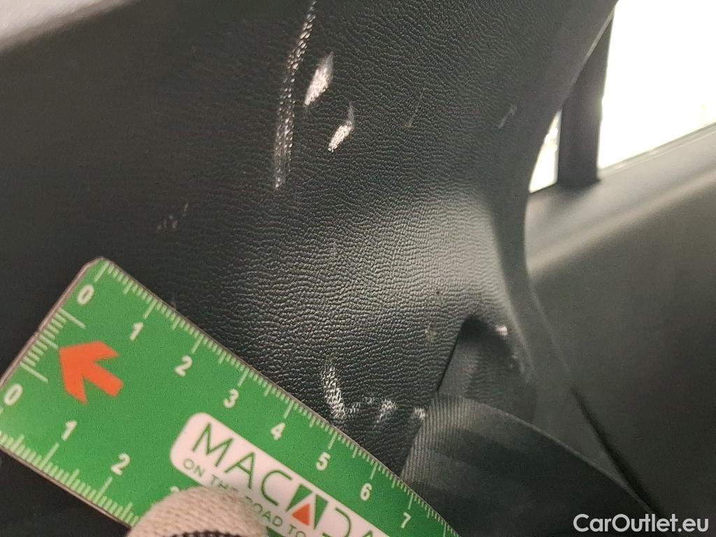  Peugeot  2008  Allure Pack 1.5 HDi 130CV BVA8 E6d #30