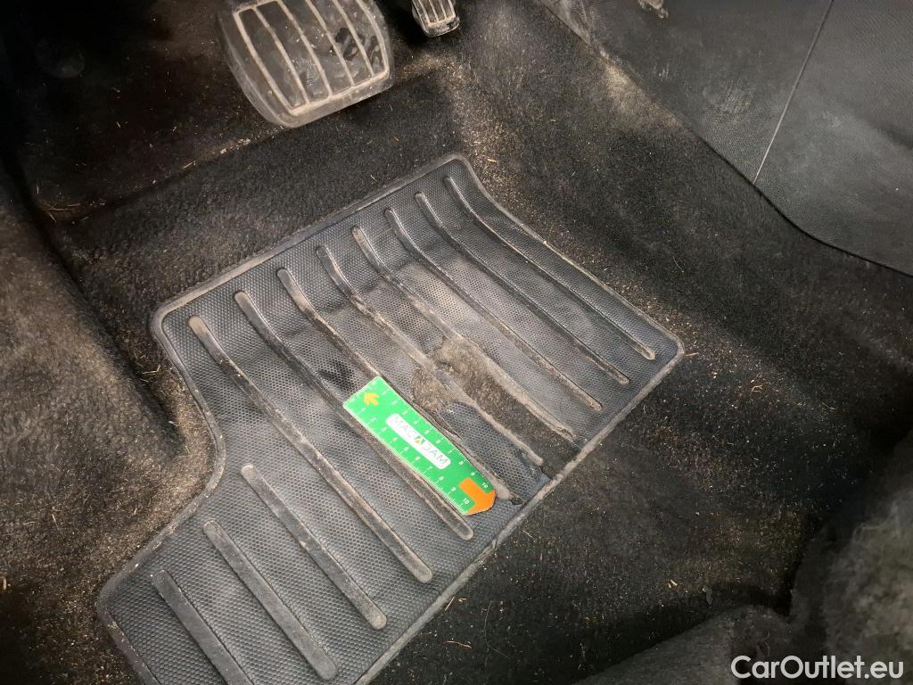  Peugeot  2008  Allure Pack 1.5 HDi 130CV BVA8 E6d #1