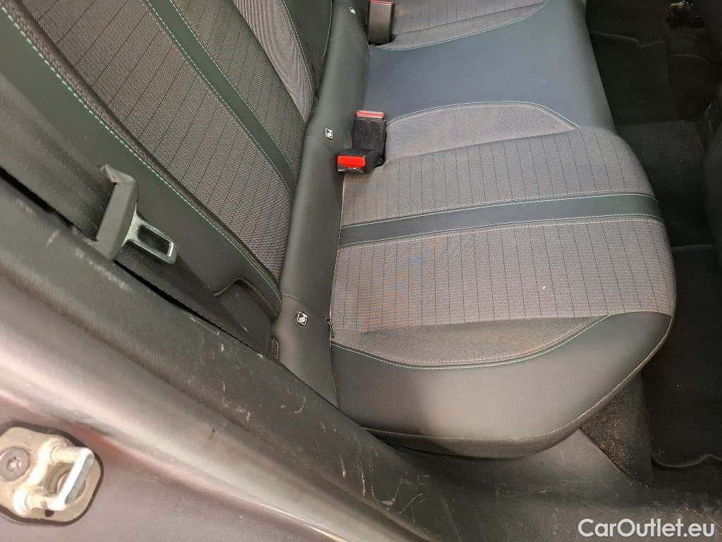  Peugeot  2008  Allure Pack 1.5 HDi 130CV BVA8 E6d #16