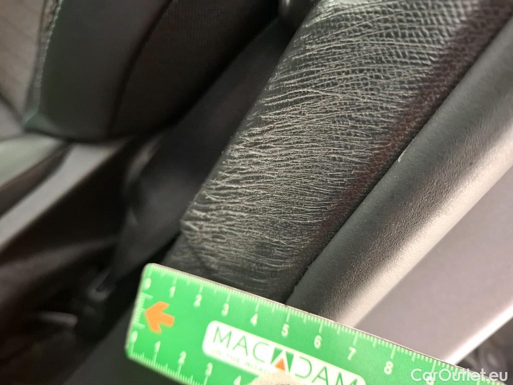  Peugeot  2008  Allure Pack 1.5 HDi 130CV BVA8 E6d #26