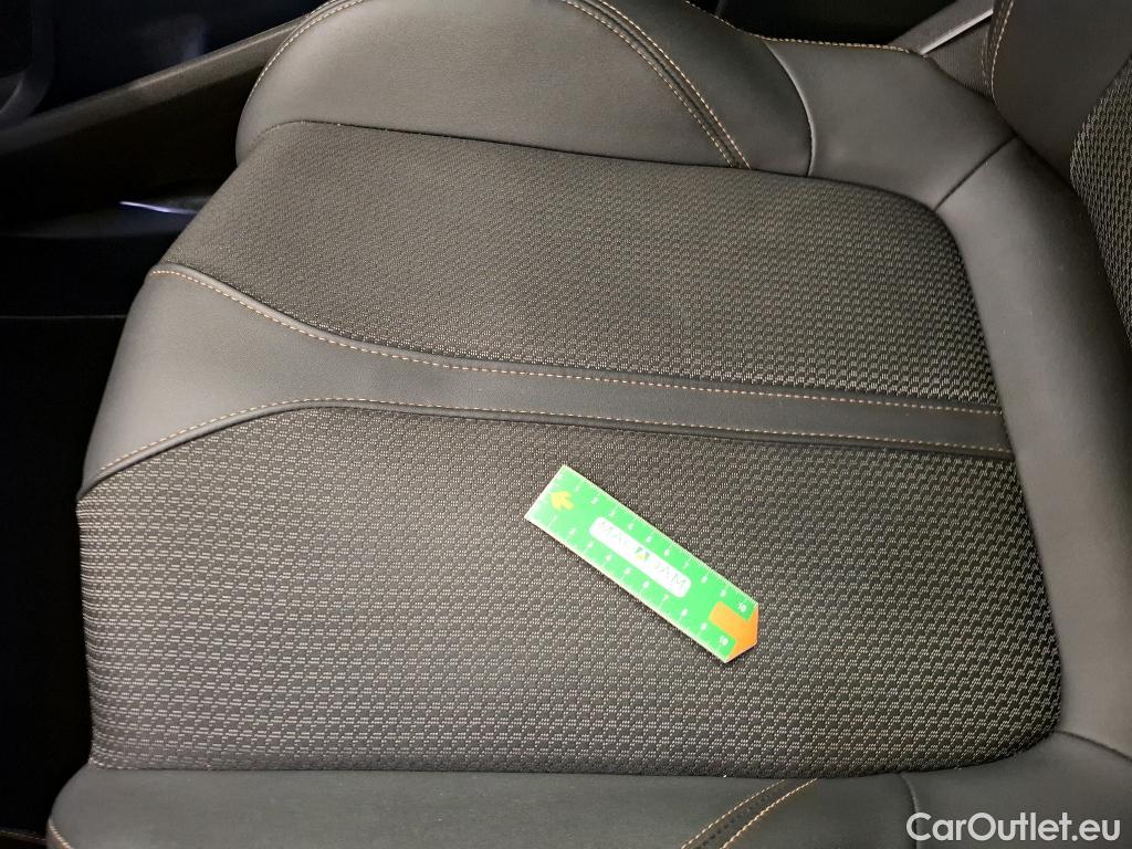  Peugeot  5008 PEUGEOT  / 2020 / 5P / SUV BlueHDi 130 S&S EAT8 GT #9